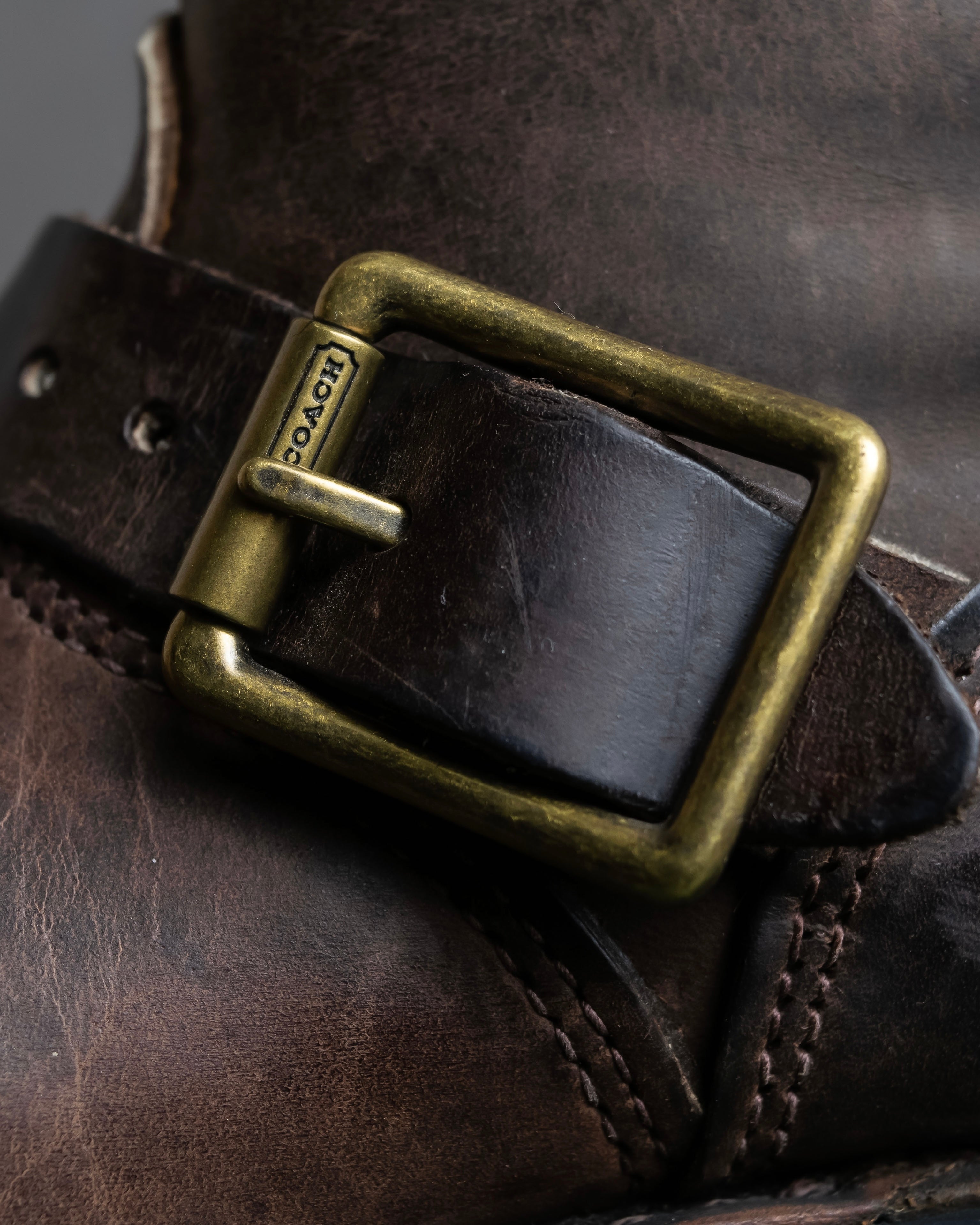 "COACH×FRYE" Brass buckle design shearling lined biker boots