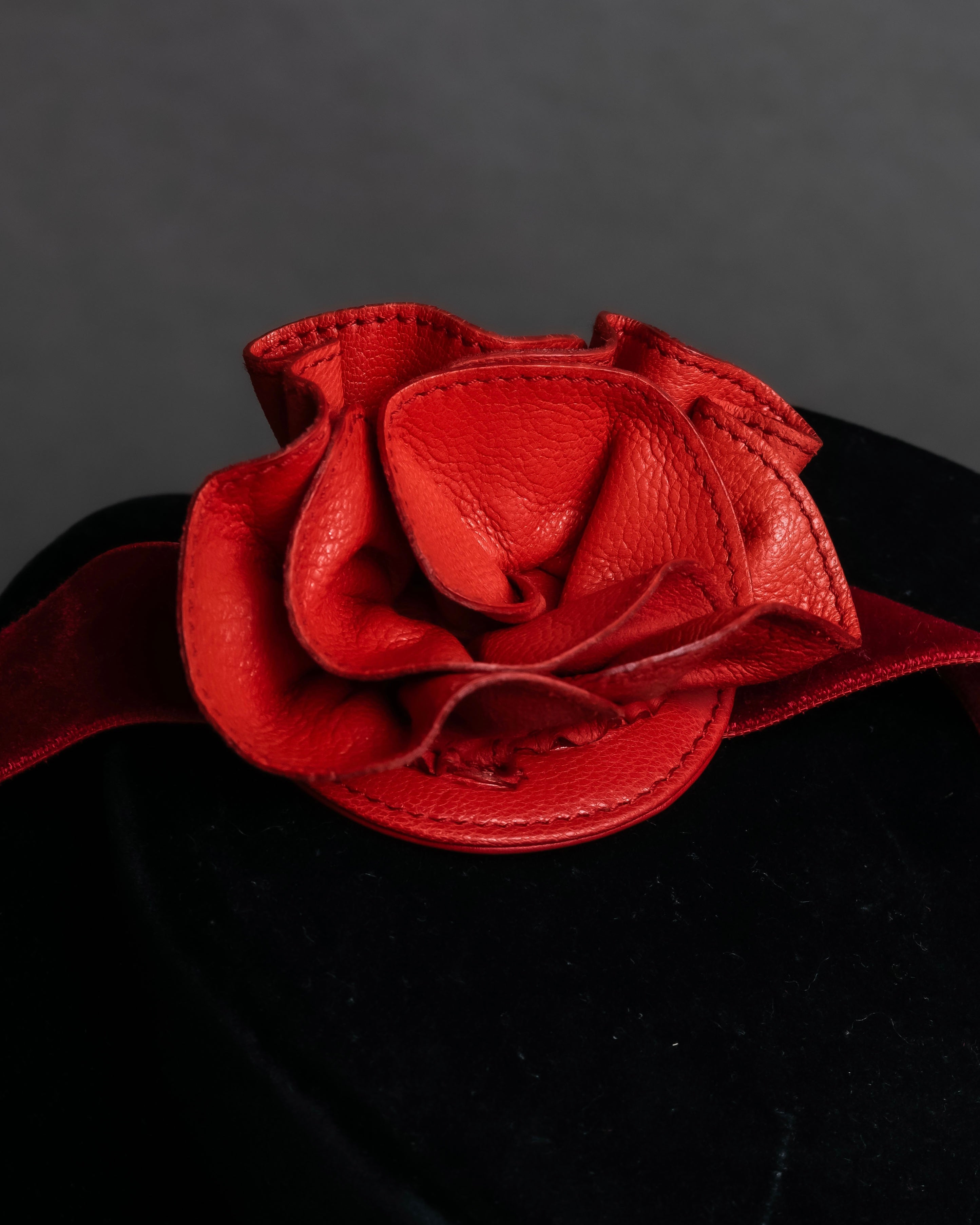 "YVES SAINT LAURENT" Rose motif leather choker＆ribbon accessories