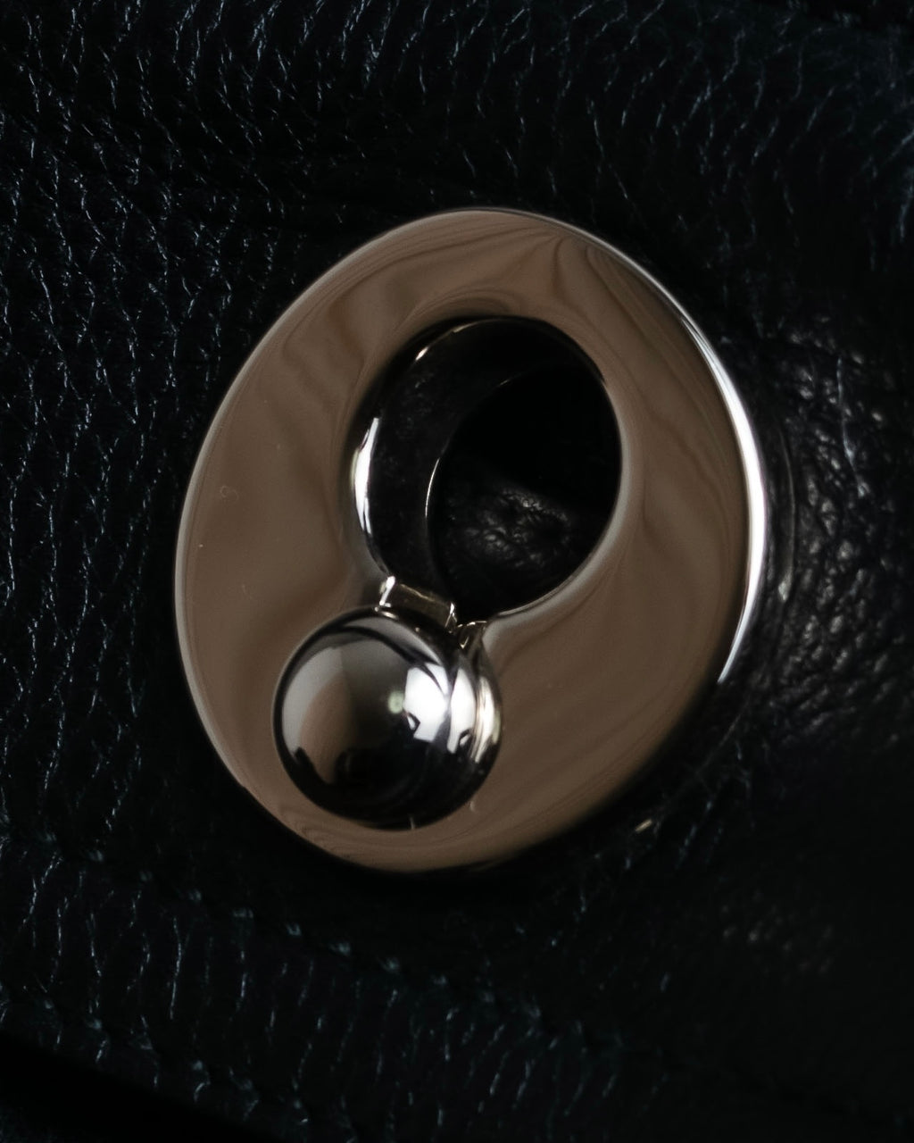 "YVES SAINT LAURENT" Muse Two series grain leather one-handle bag