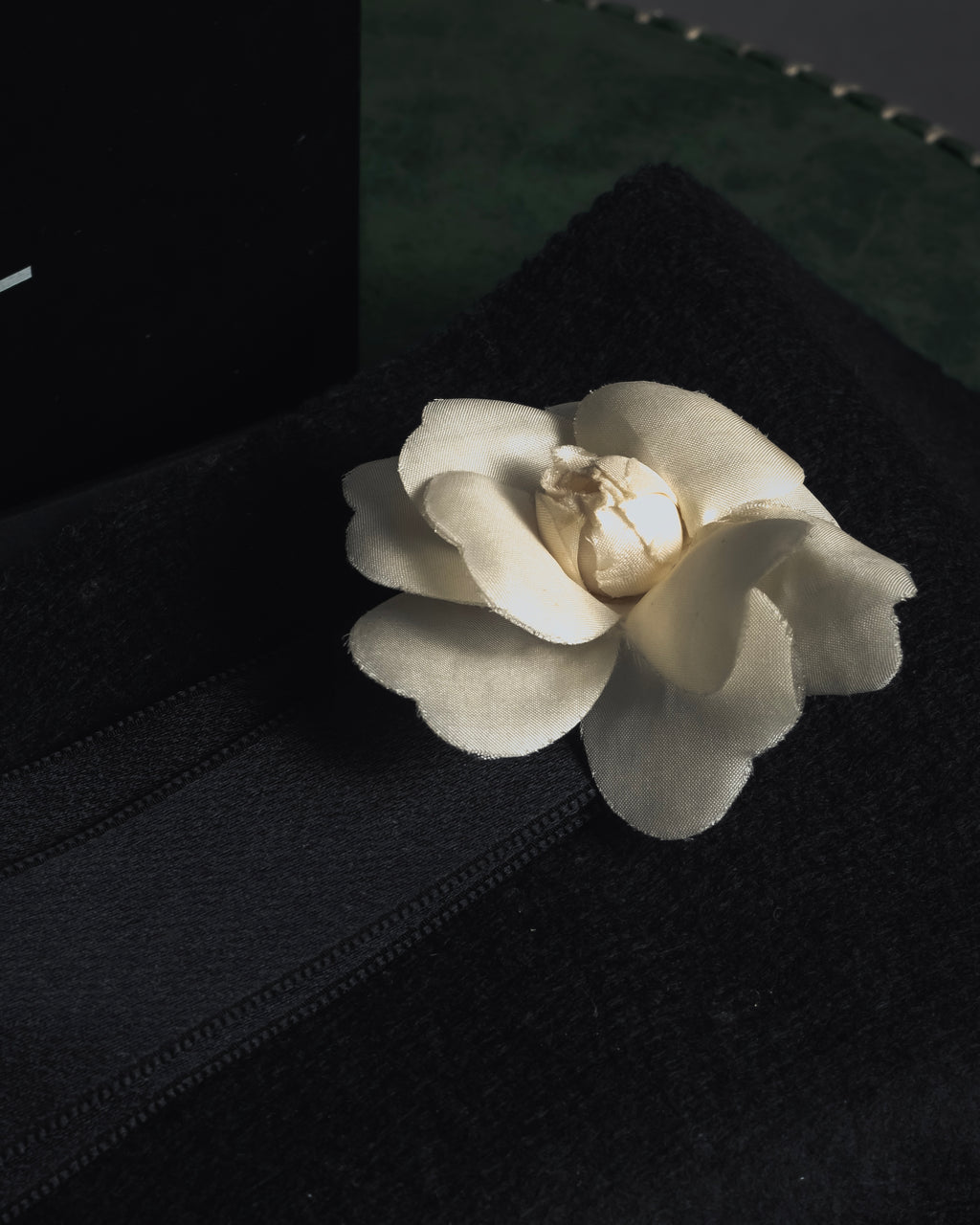 -SPECIAL- "CHANEL" 00's Boutique decoration with camellia motif brooch