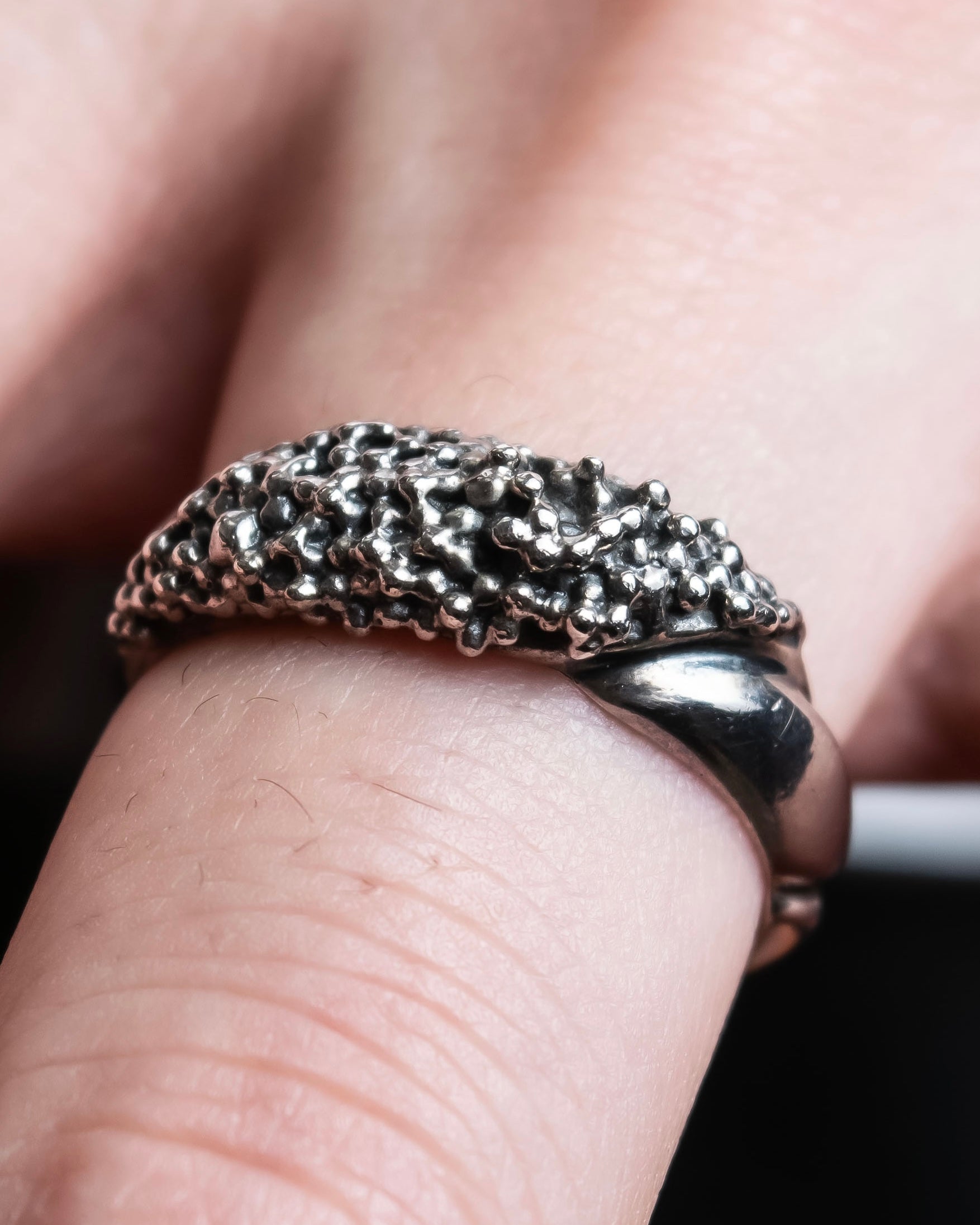 "GEORG JENSEN" Delicate bead top oversized silver ring