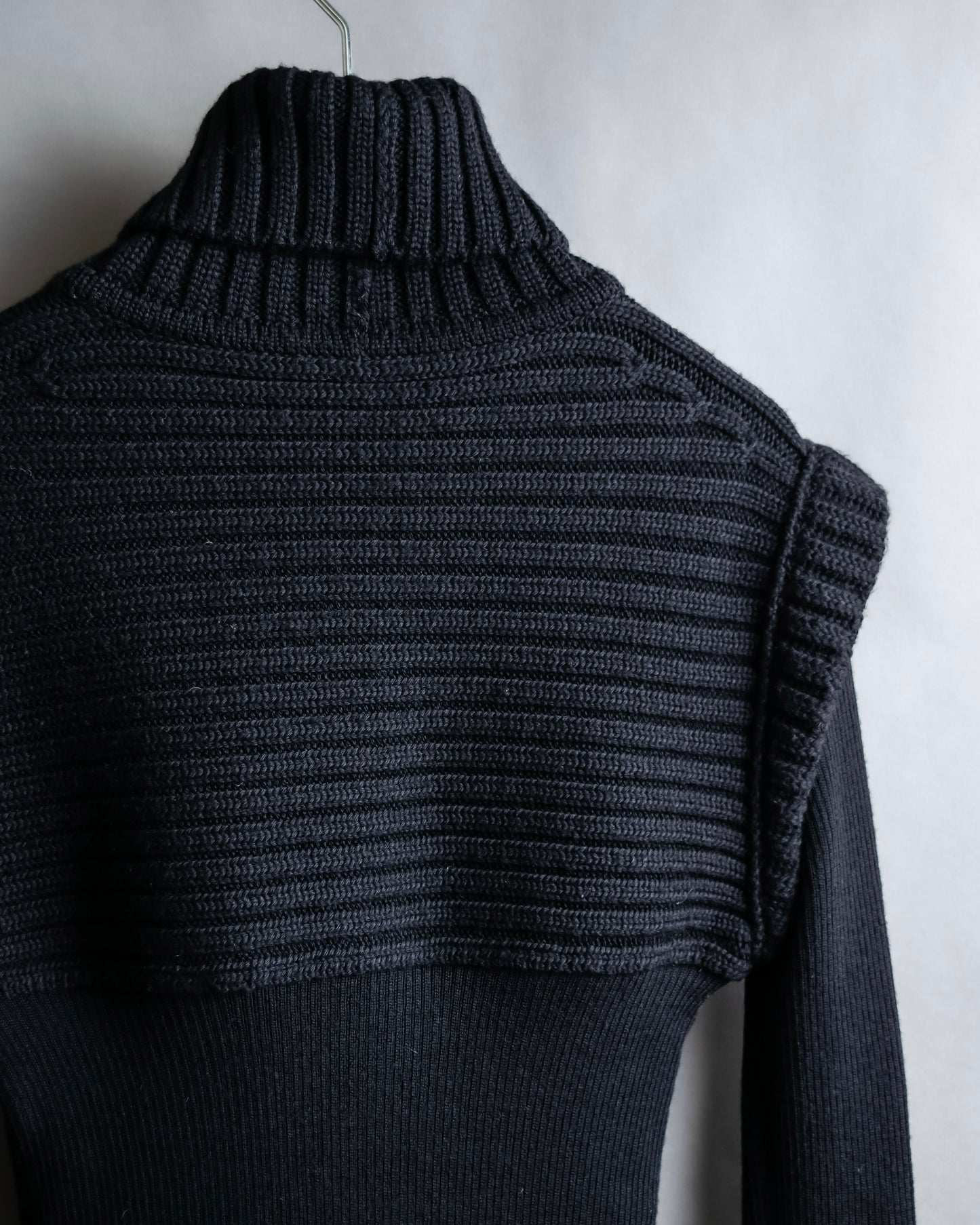 "FENDI" Bustier docking shape ribbed turtleneck knit