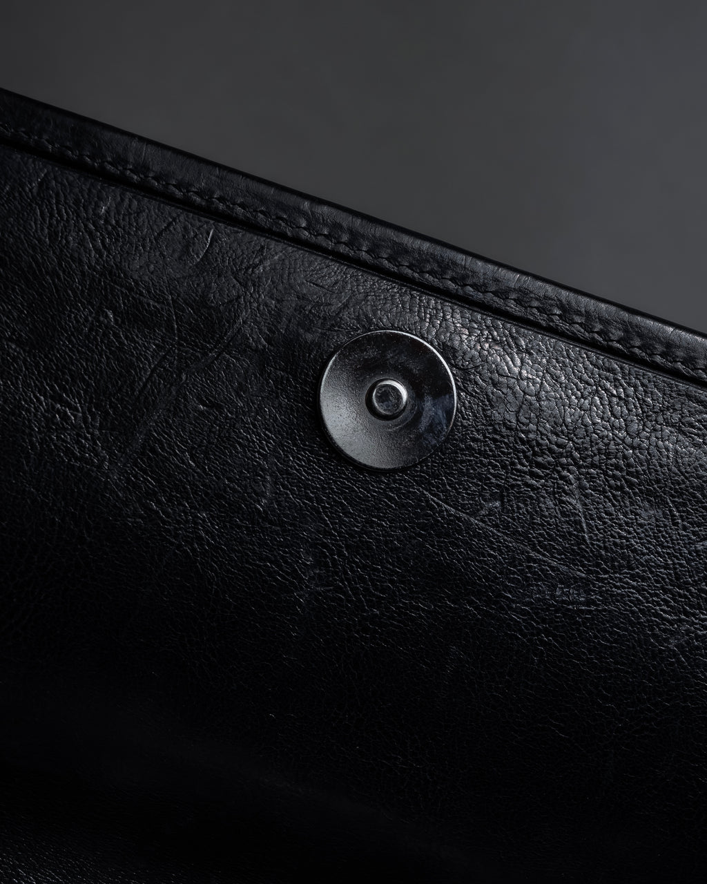 -SPECIAL- "YVES SAINT LAURENT"
00's Tom Ford period stacked ring design horizontal leather bag