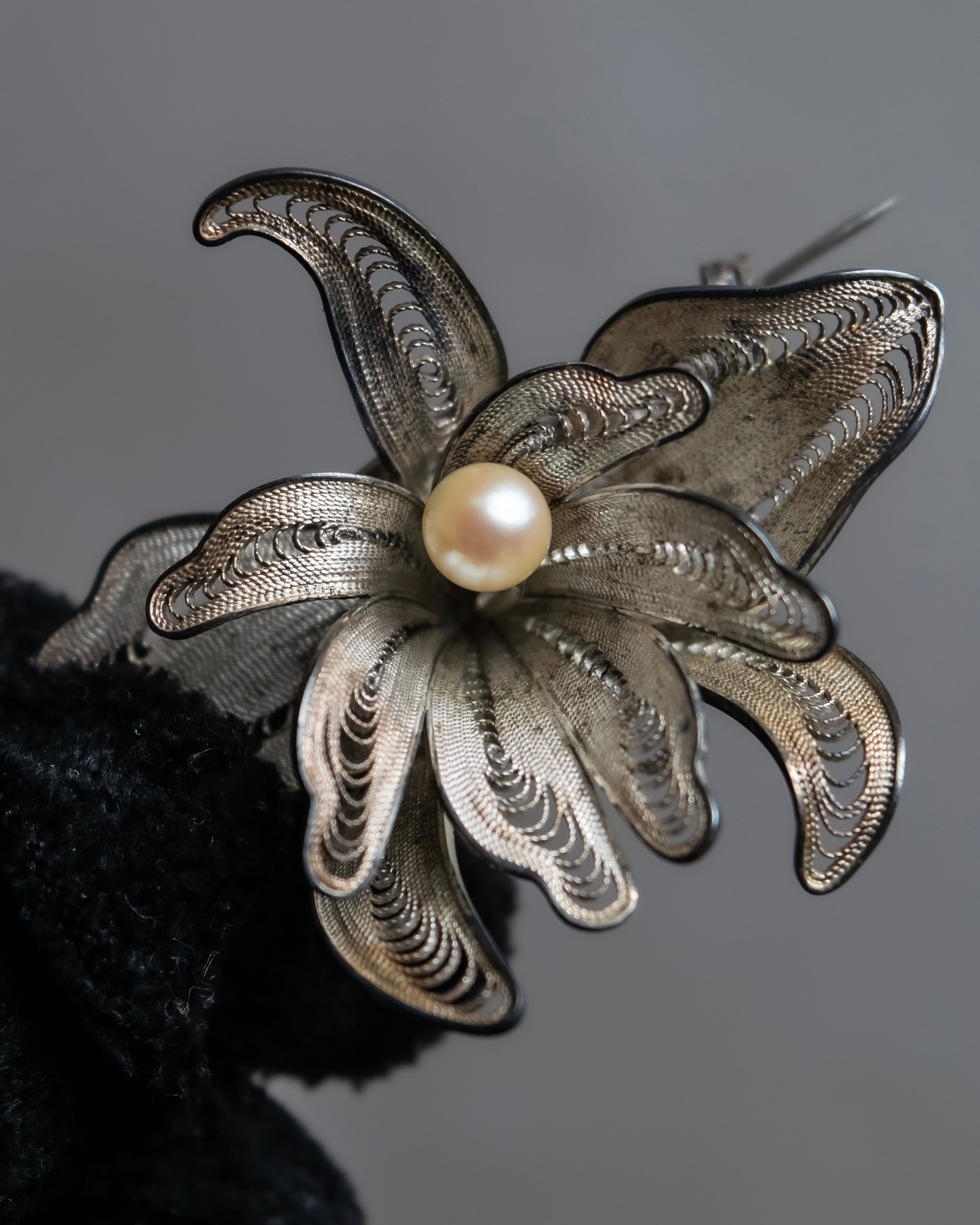 "Vintage petal motif broach"
