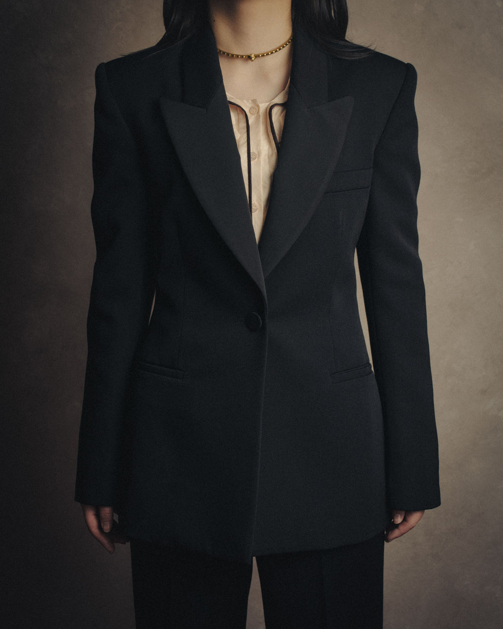 –SPECIAL– “VALENTINO” 2020’s Sculpted peak lapel jacket