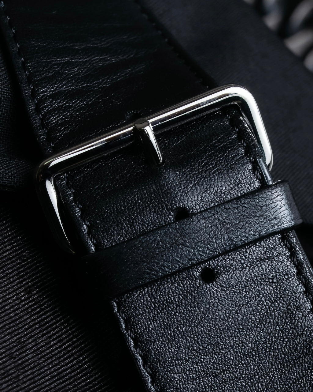 "LOUIS VUITTON" Leather tape cross knit detail vest