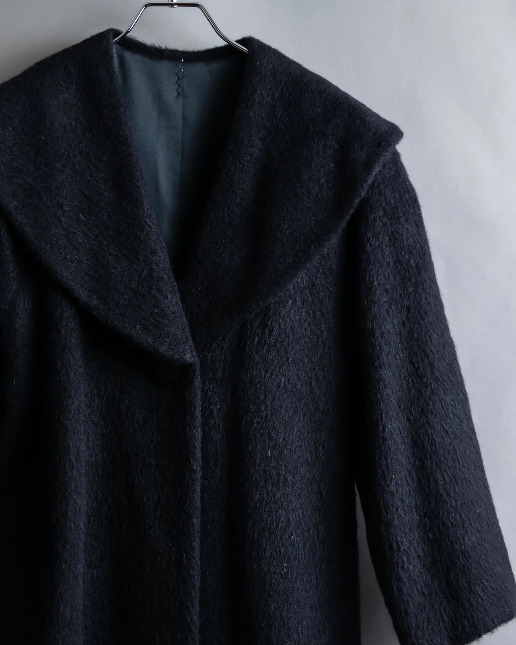 "YVES SAINT LAURENT" Large shawl collar black long coat