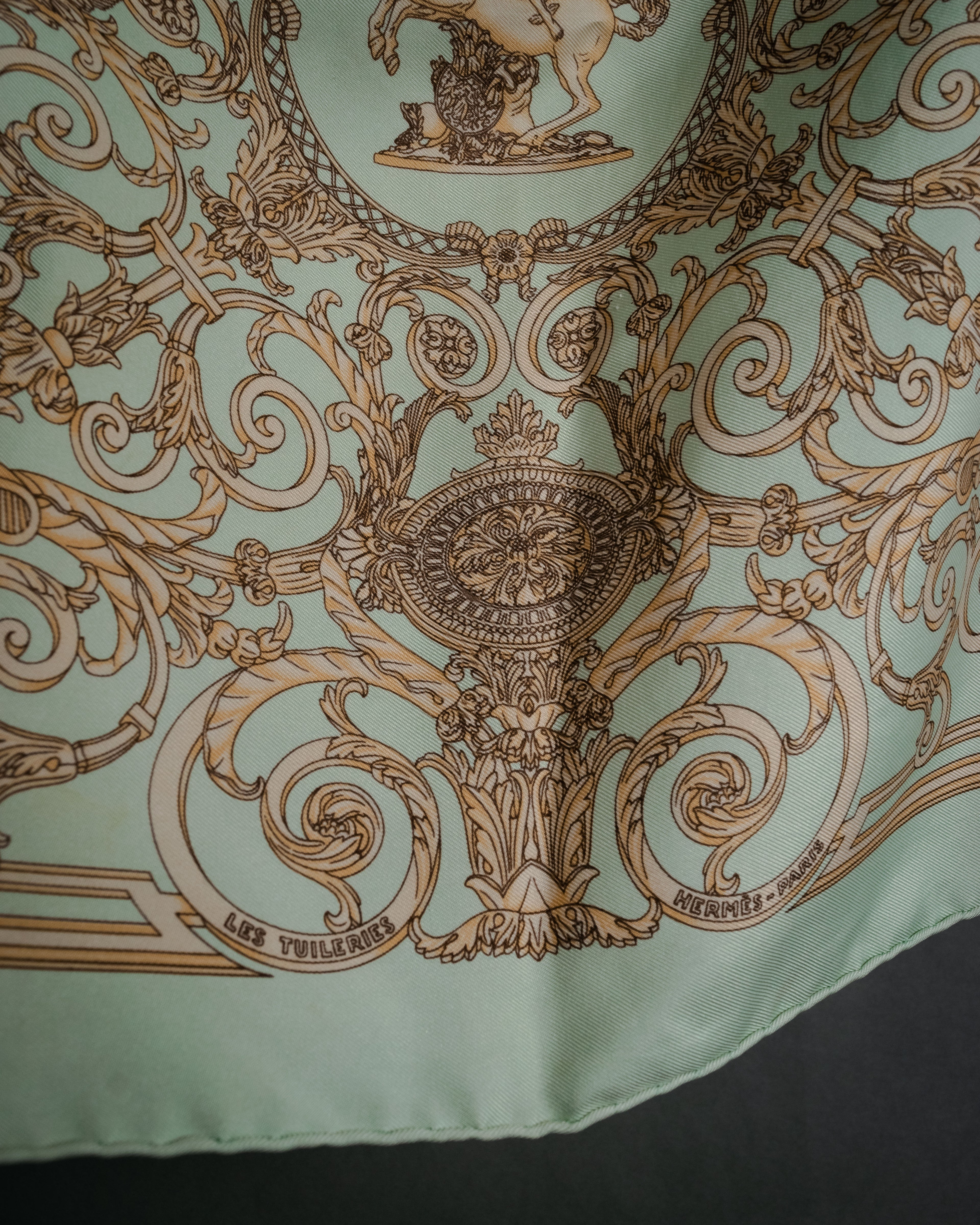 “HERMES” 90’s les tuileries silk twill carré scarf