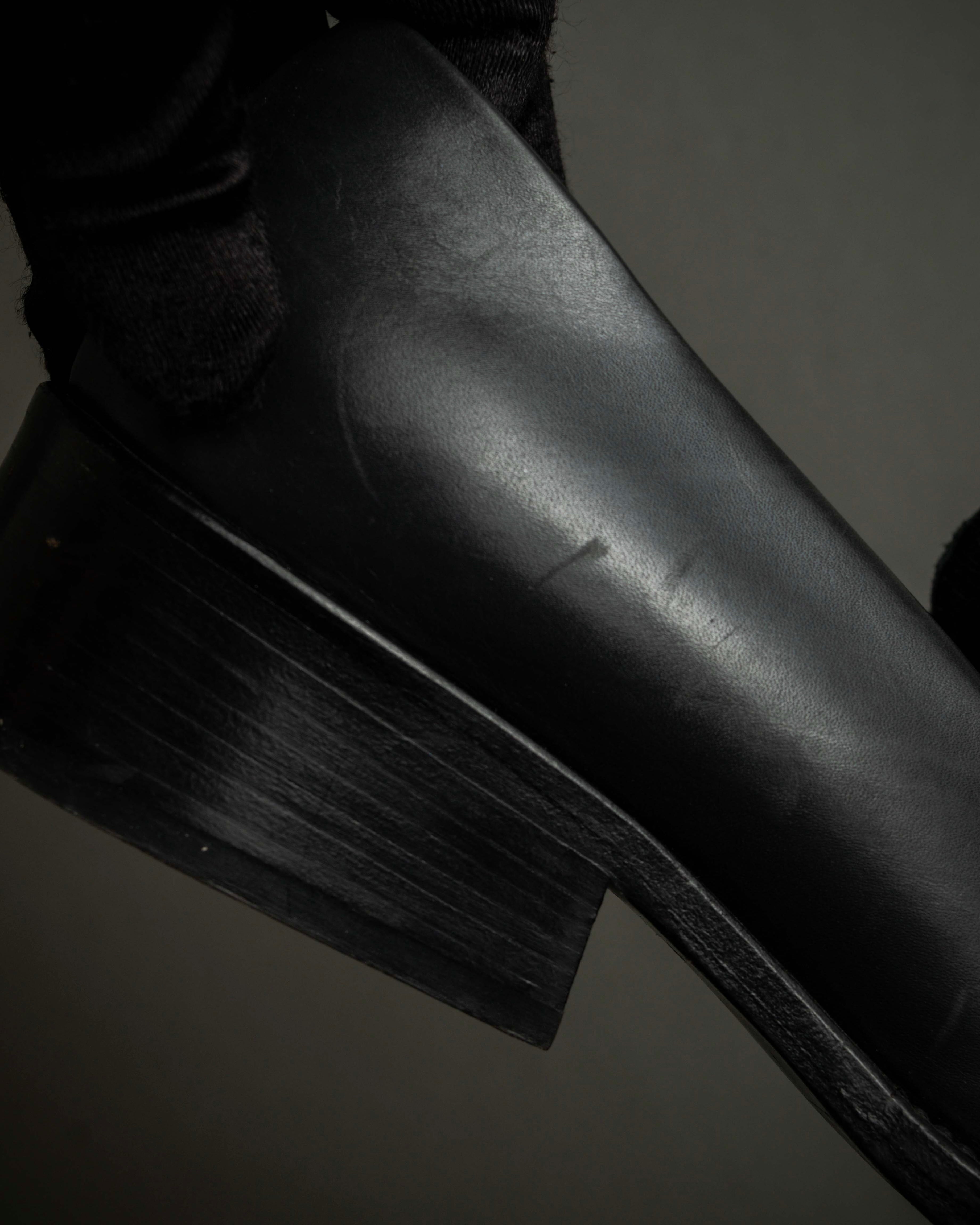 "PRADA" Apron stitch design long nose loafers