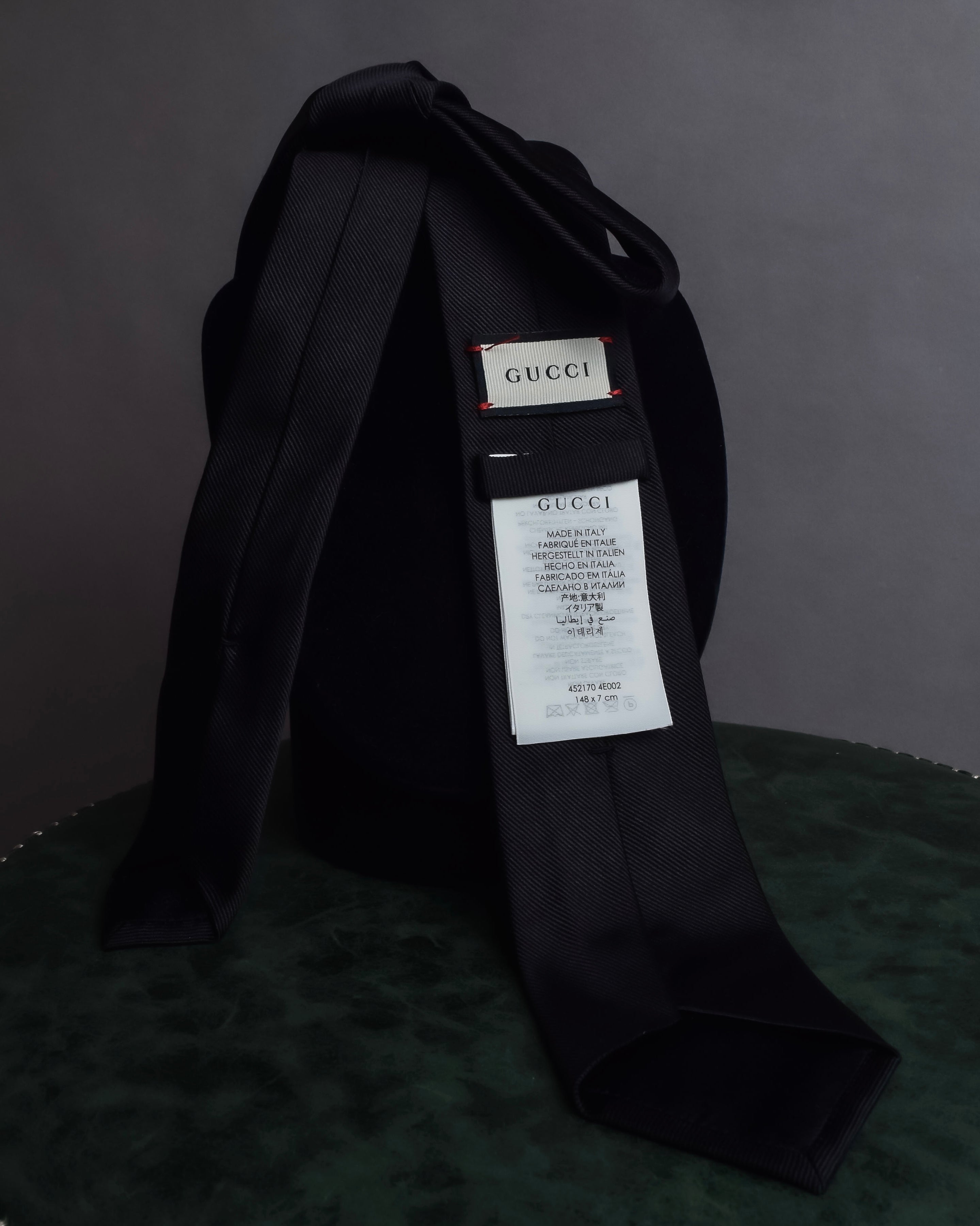 "GUCCI" Michele period tiger embroidery silk necktie