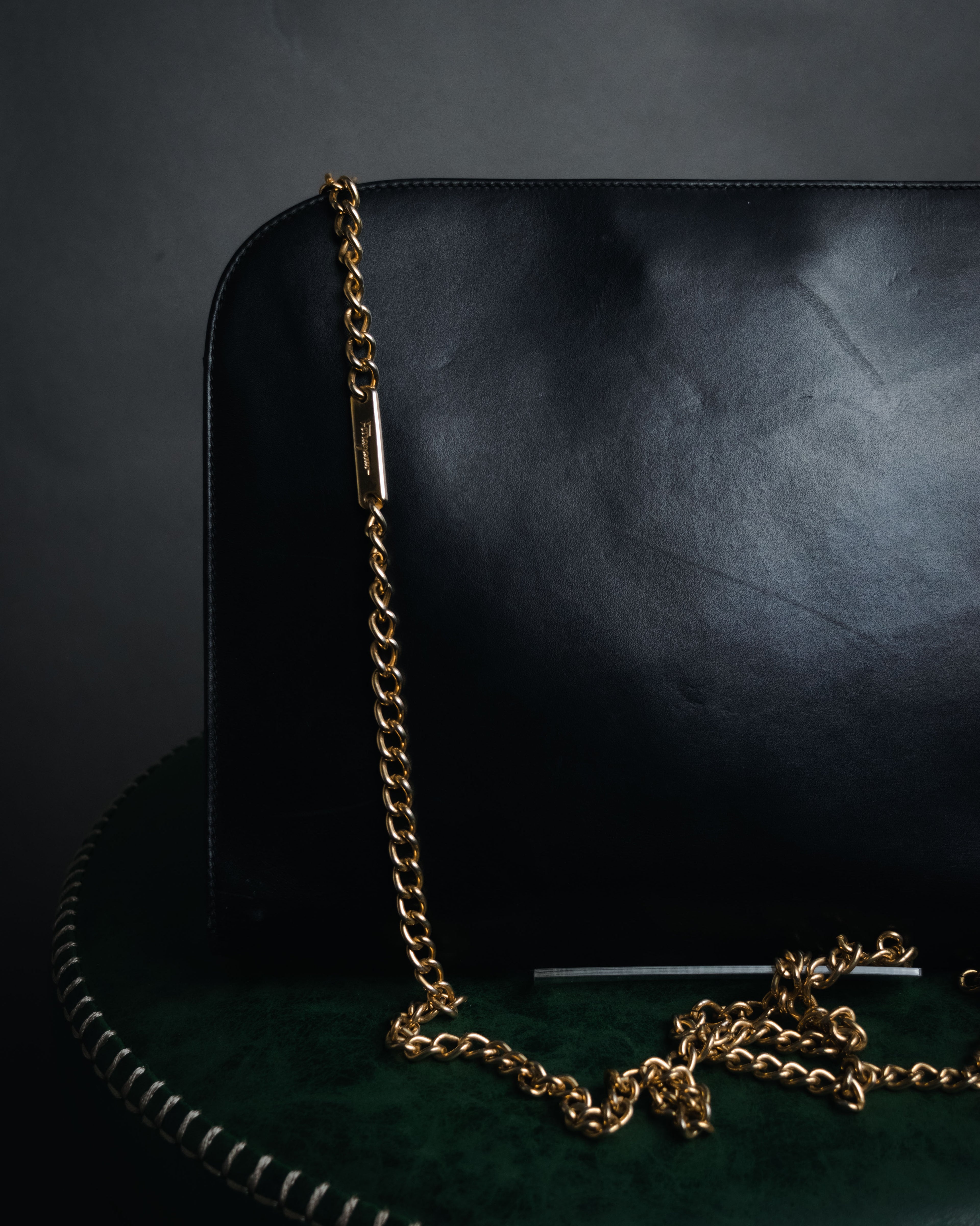 "Salvatore Ferragamo" 90’s Iconic gancini chain shoulder bag