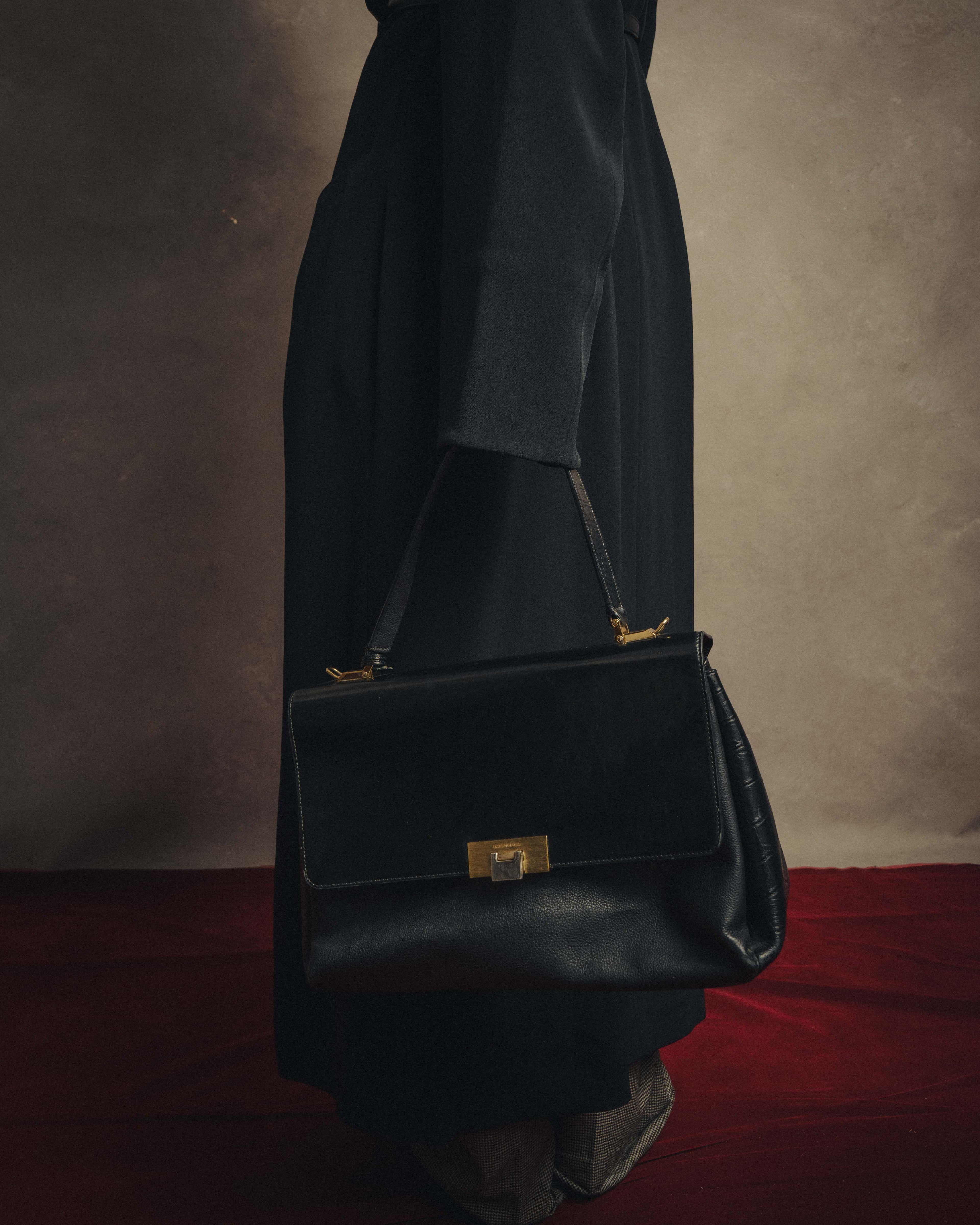 -SPECIAL- “BALENCIAGA” 2013-17 Le dix mixed leather shoulder bag
