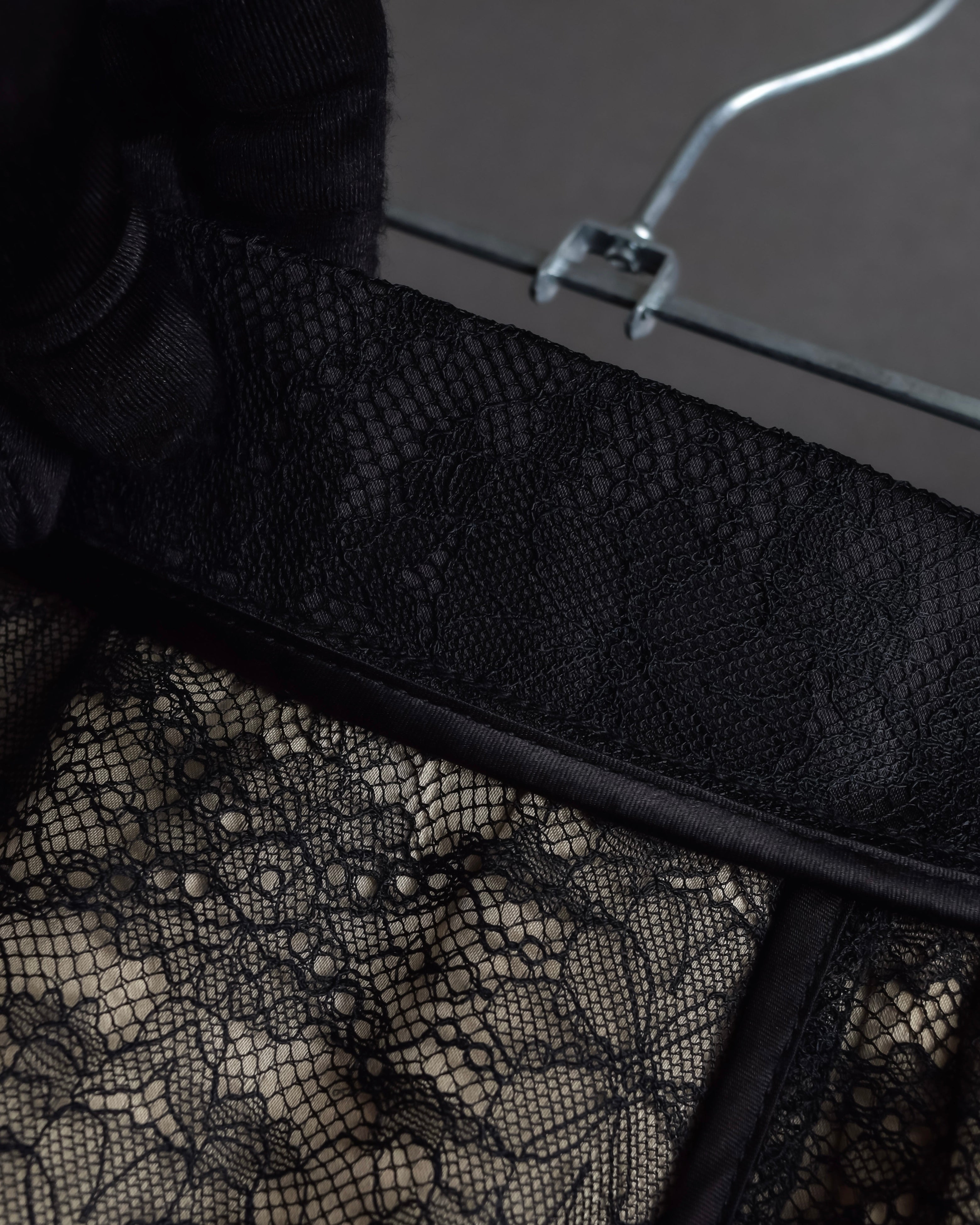 "LANVIN en Bleu" Flowers black lace layered skirt