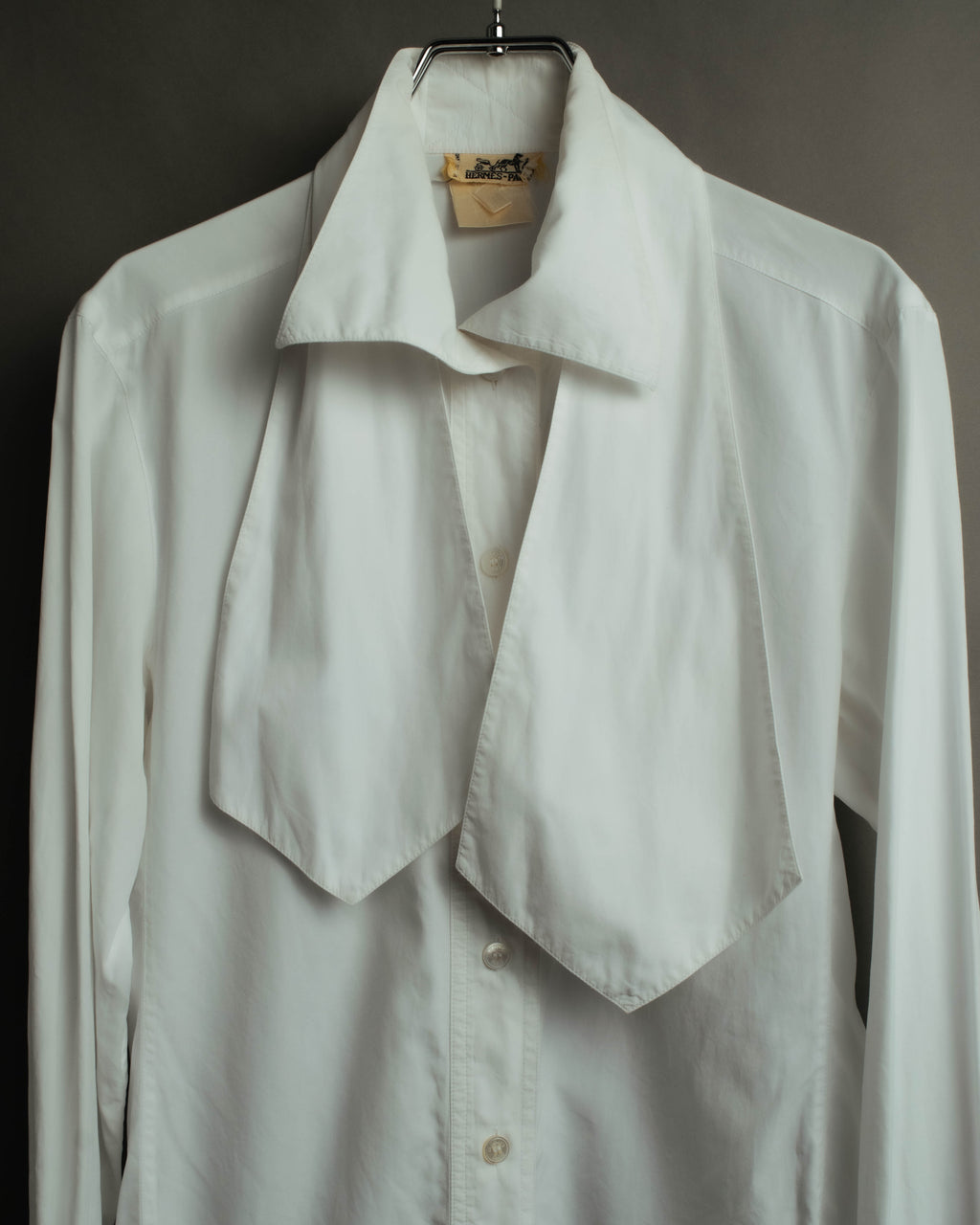 "Hermès" 70's-80's Elegant scarf collar shirt