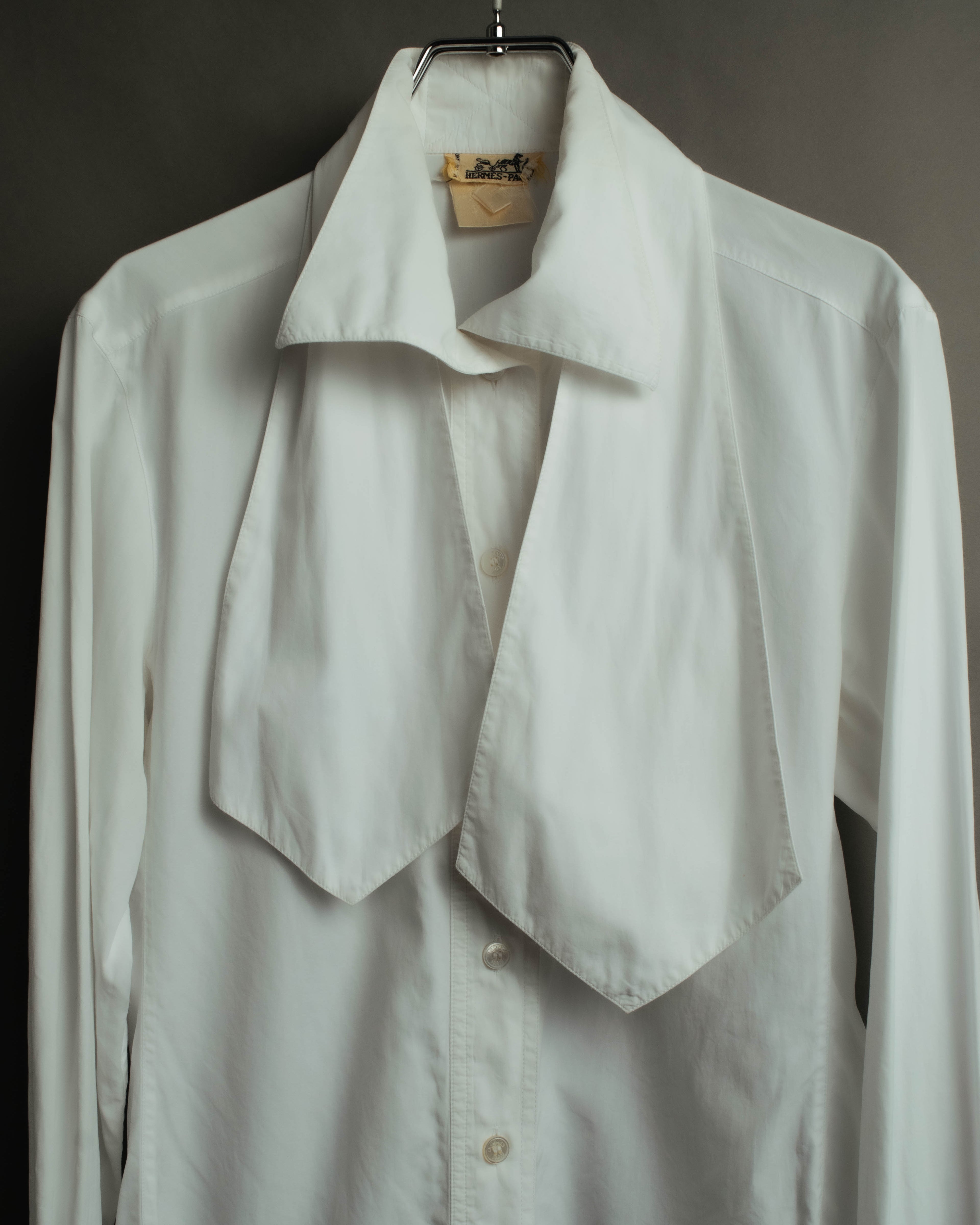 "Hermès" 70's-80's Elegant scarf collar shirt