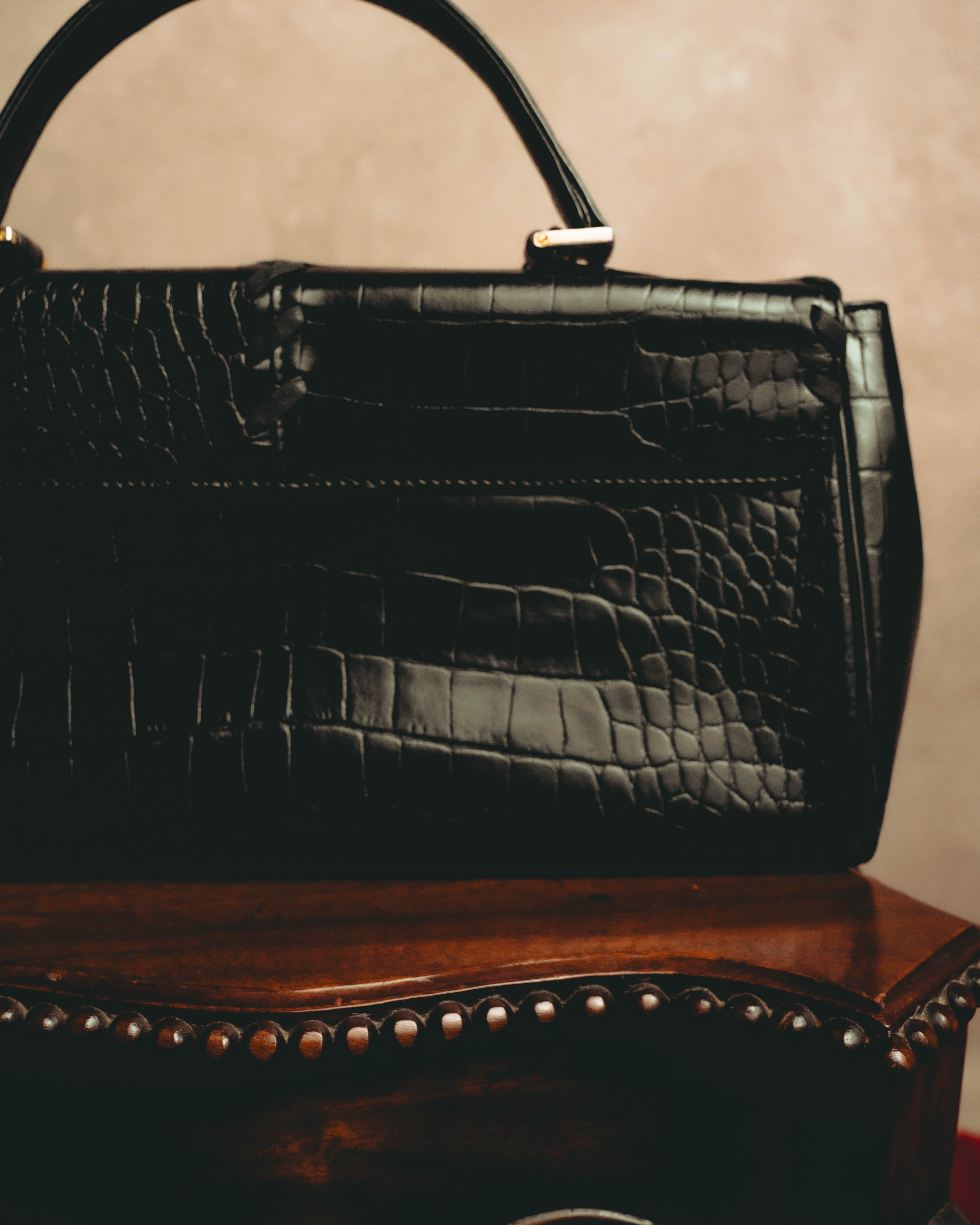 -SPECIAL- “Yves Saint Laurent” 80’s-90’s Crocodile embossed lace-up handbag