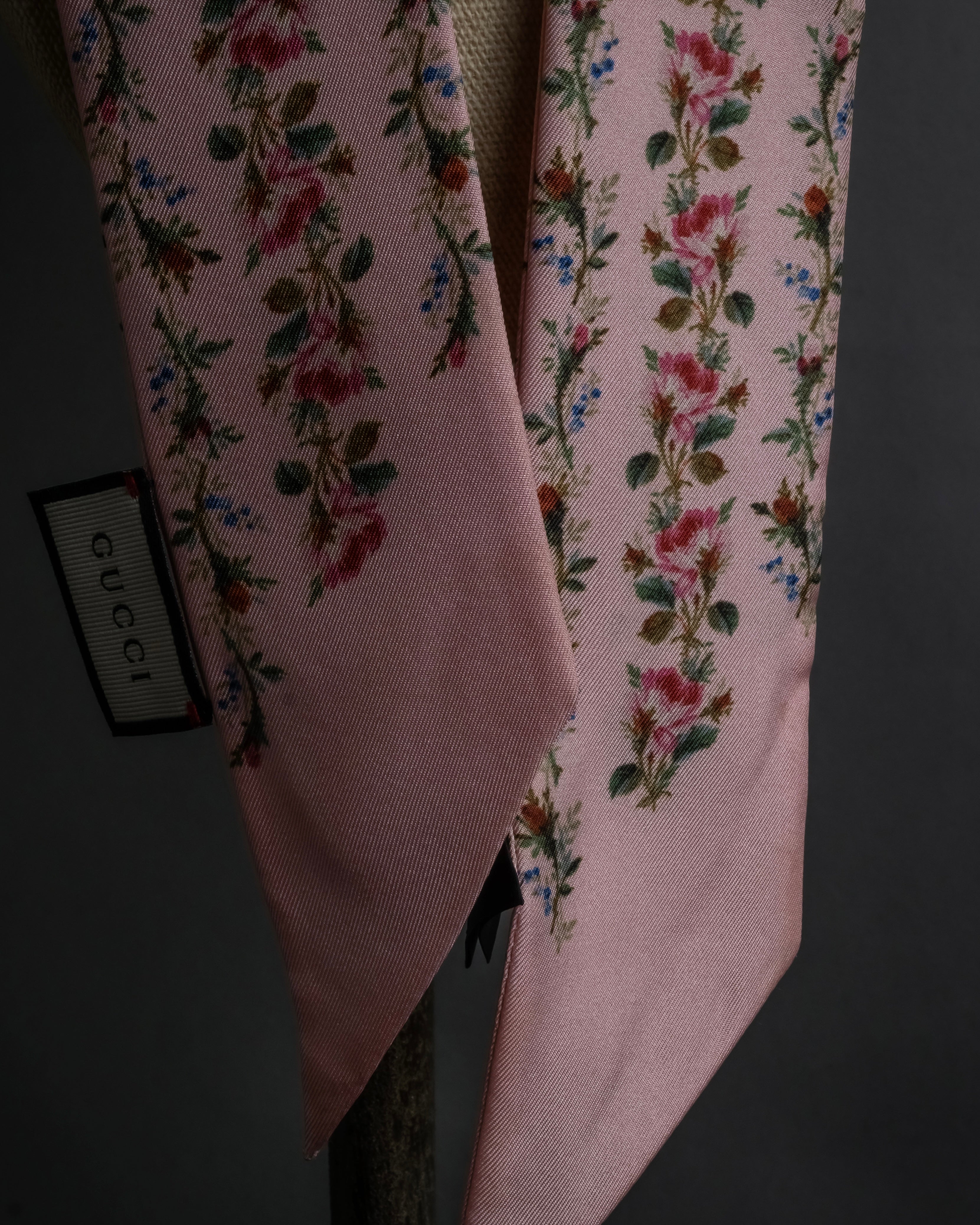 -SPECIAL- "GUCCI" Michele design floral print silk twilly scarf