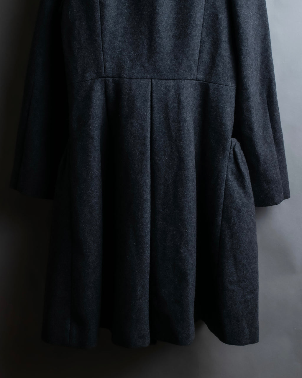 "Chloe" Gathered waist round collar coat