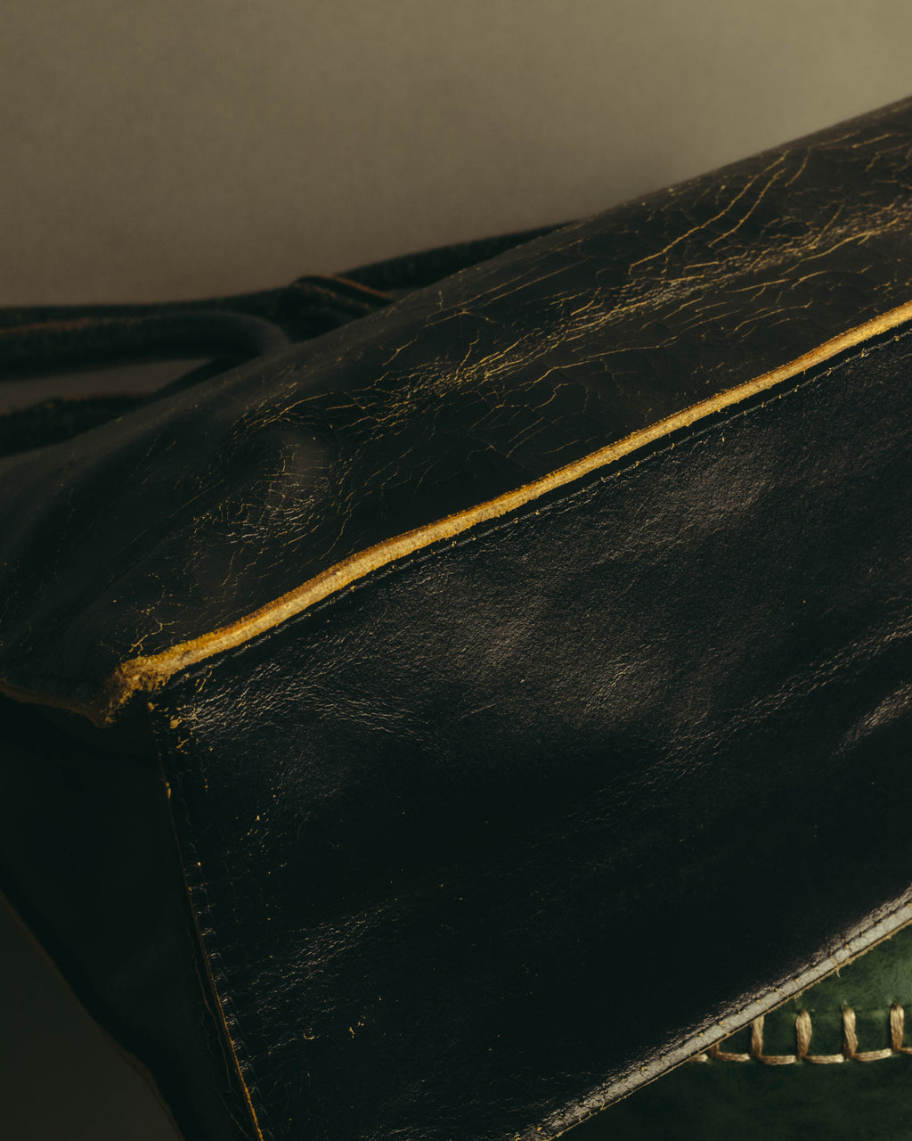 "Miu Miu" 90's-00's Cracked leather tote handbag