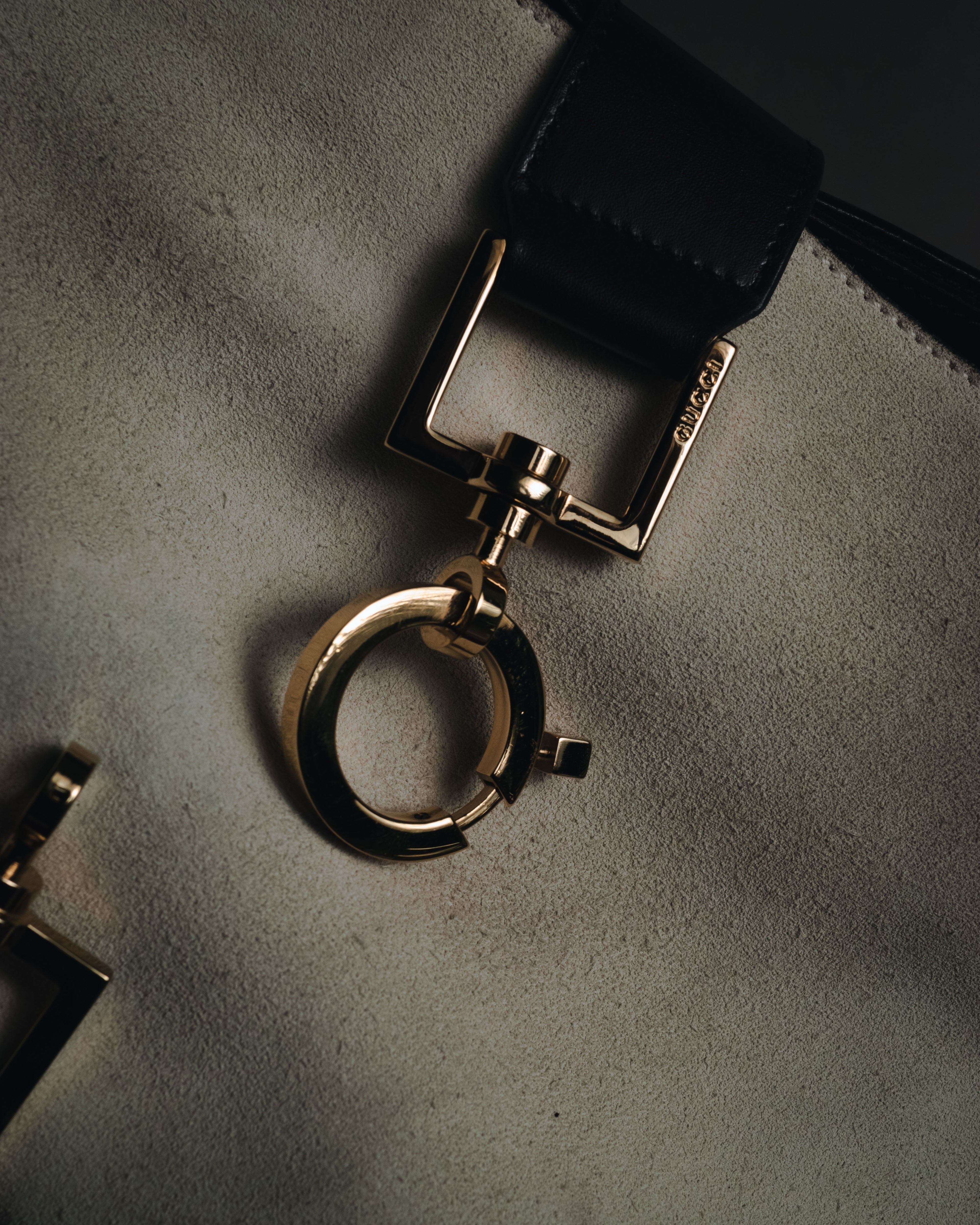 "GUCCI" 90’s-00’s suede piston-closure shoulder bag