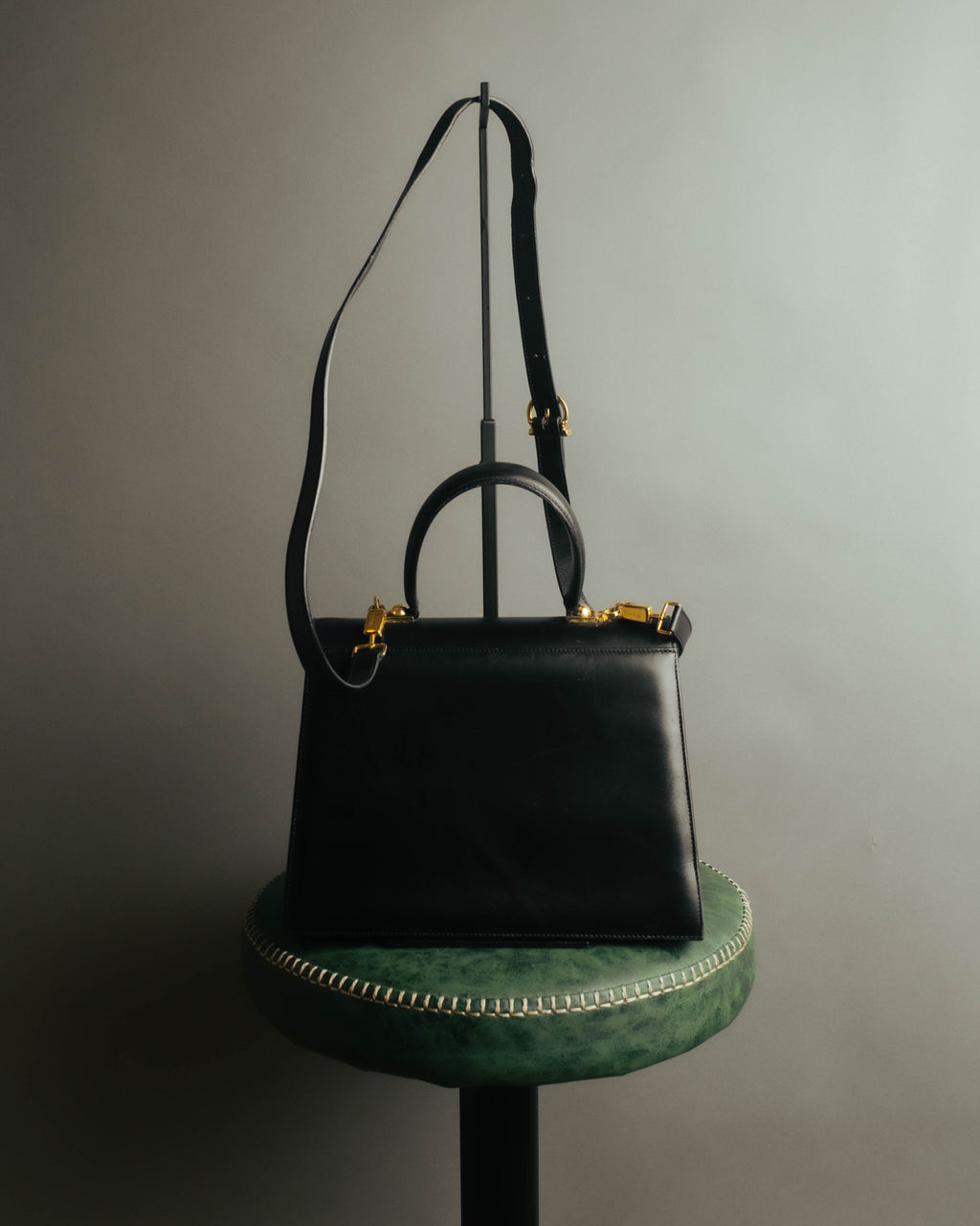 “Salvatore Ferragamo” 90’s-00’s Gancini leather top handle shoulder bag