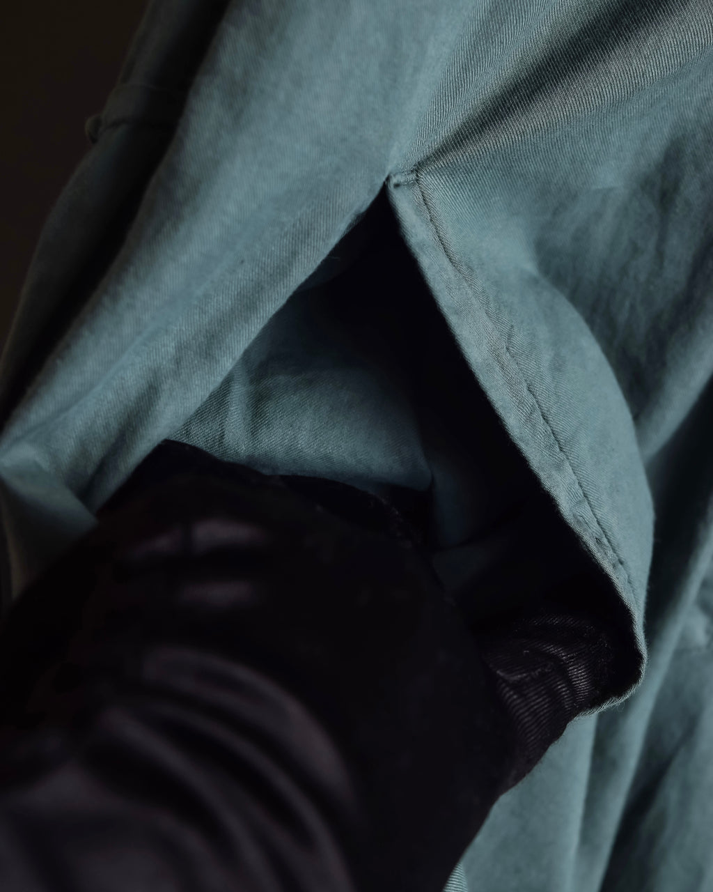 "UNDERCOVER" Raw edge frill design military-like shirt tunic