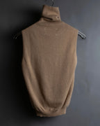 "MAISON MARGIELA" Beige color turtleneck sleeveless wool knit