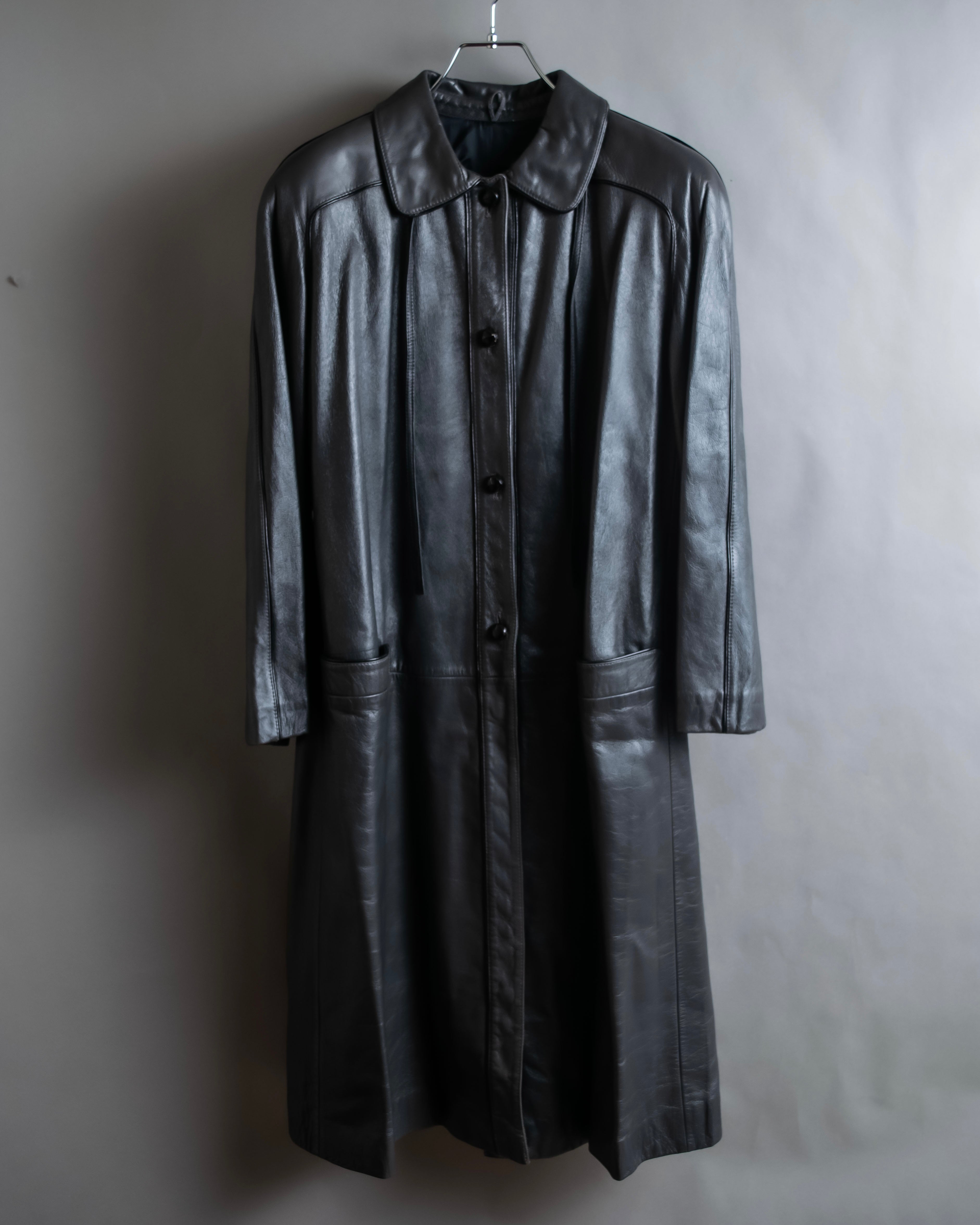 "VALENTINO" Power shoulder detail shape leather coat