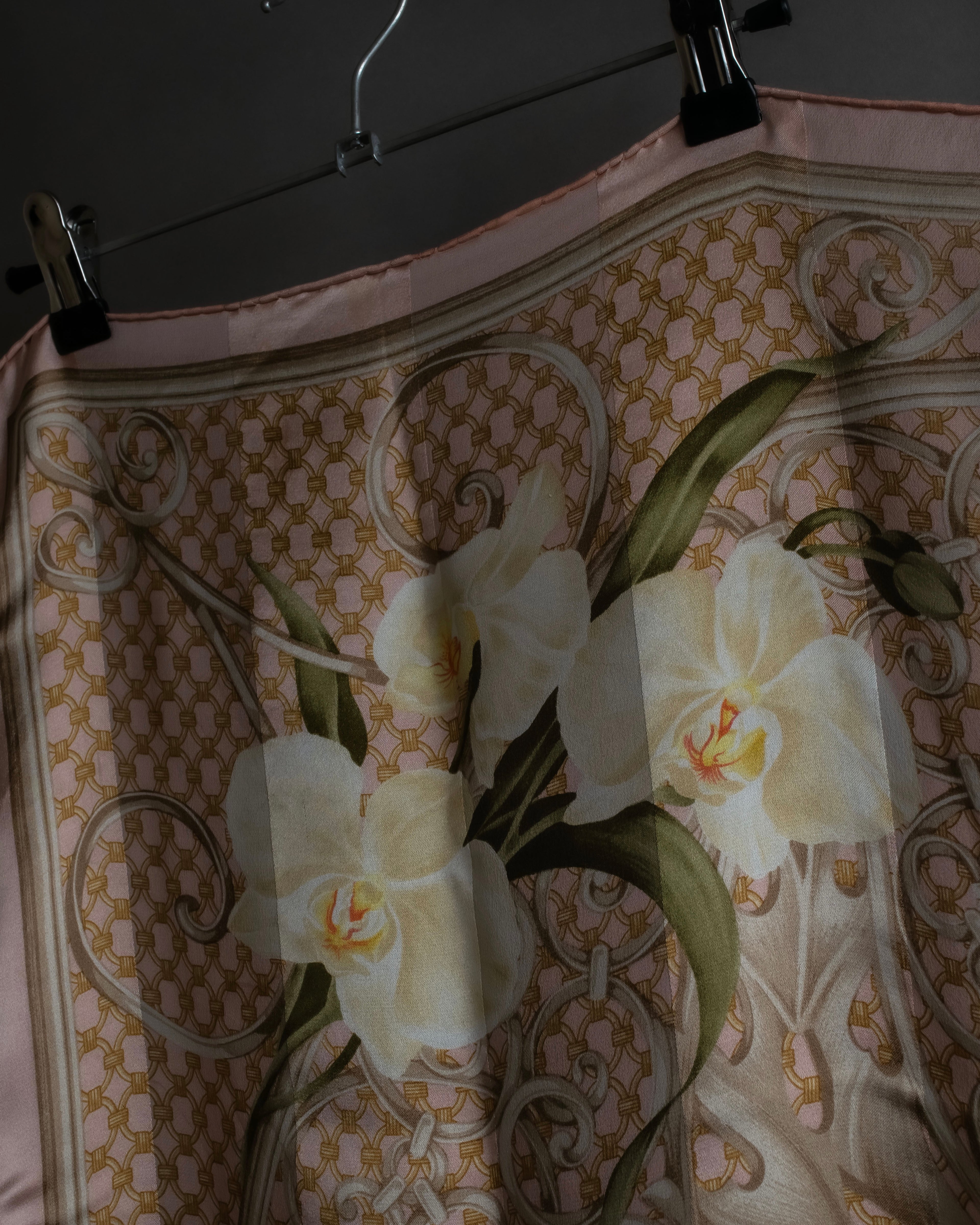 "Christian Dior" Geometric＆arabesque motif silk scarf