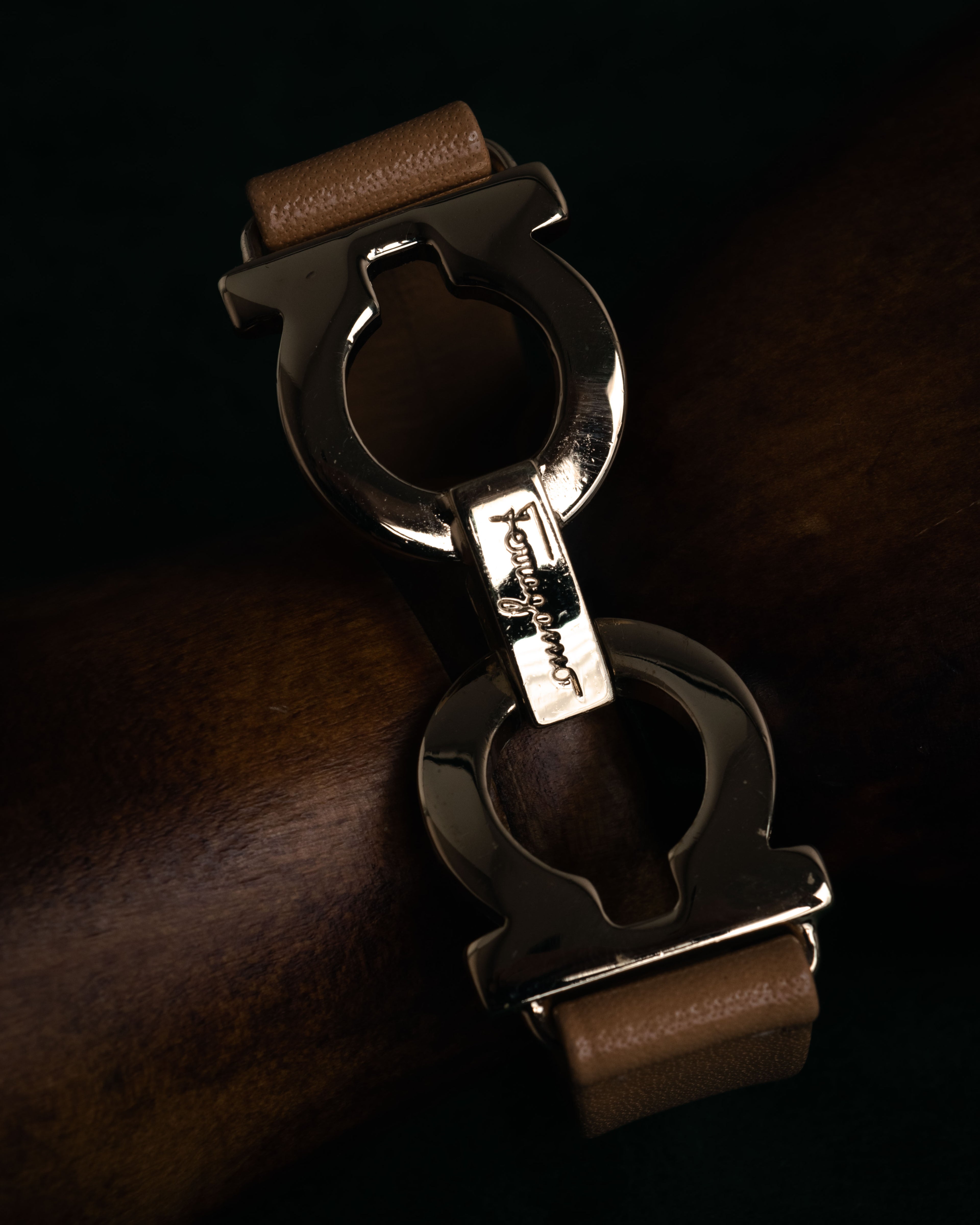 “Salvatore Ferragamo” 2000’s Gancini leather bracelet