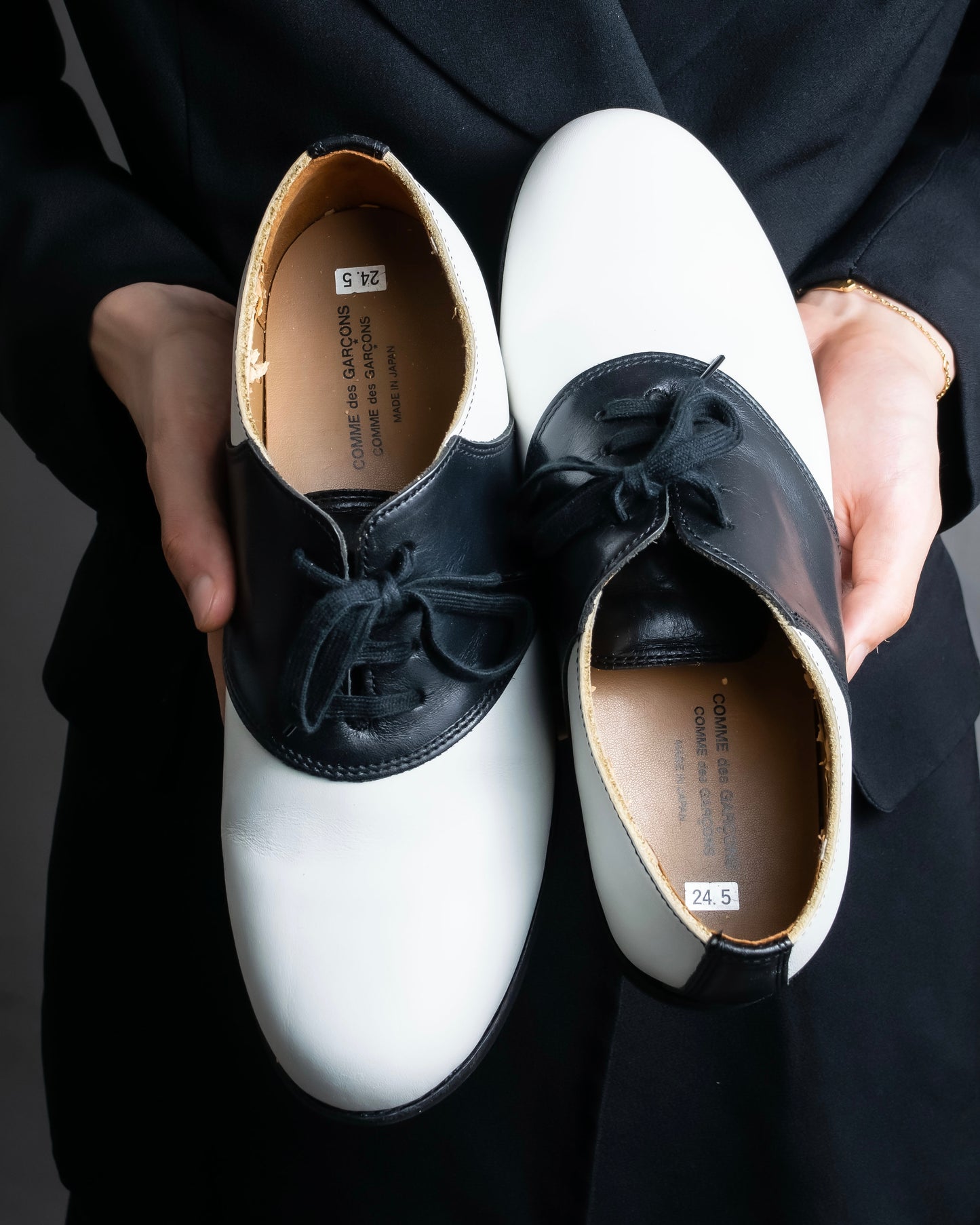 "COMME des GARCONS" Bicolor shark sole saddle shoes