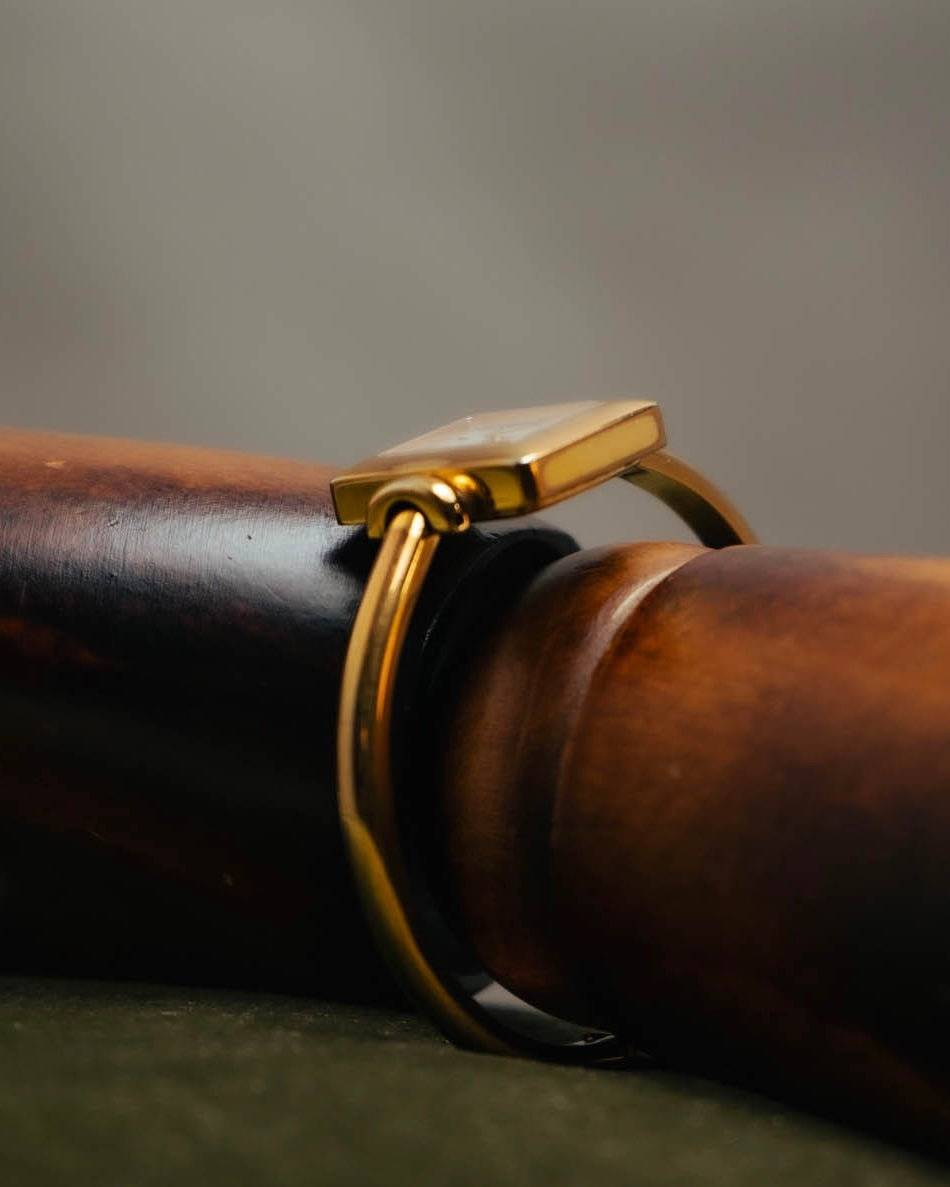 -SPECIAL- “GUCCI” 90’s-00’s 1900L gold tone bangle watch