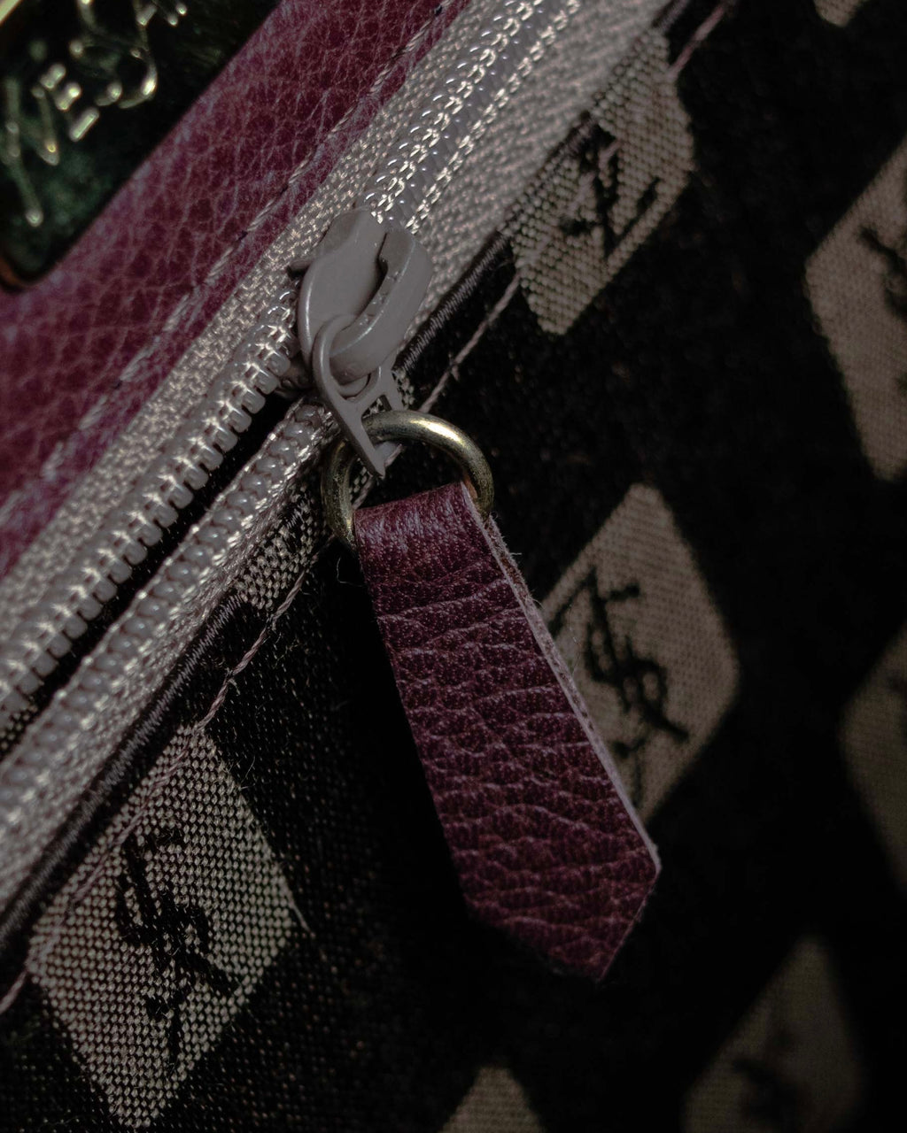 "YVES SAINT LAURENT" Diamond trim design 2way leather handle bag