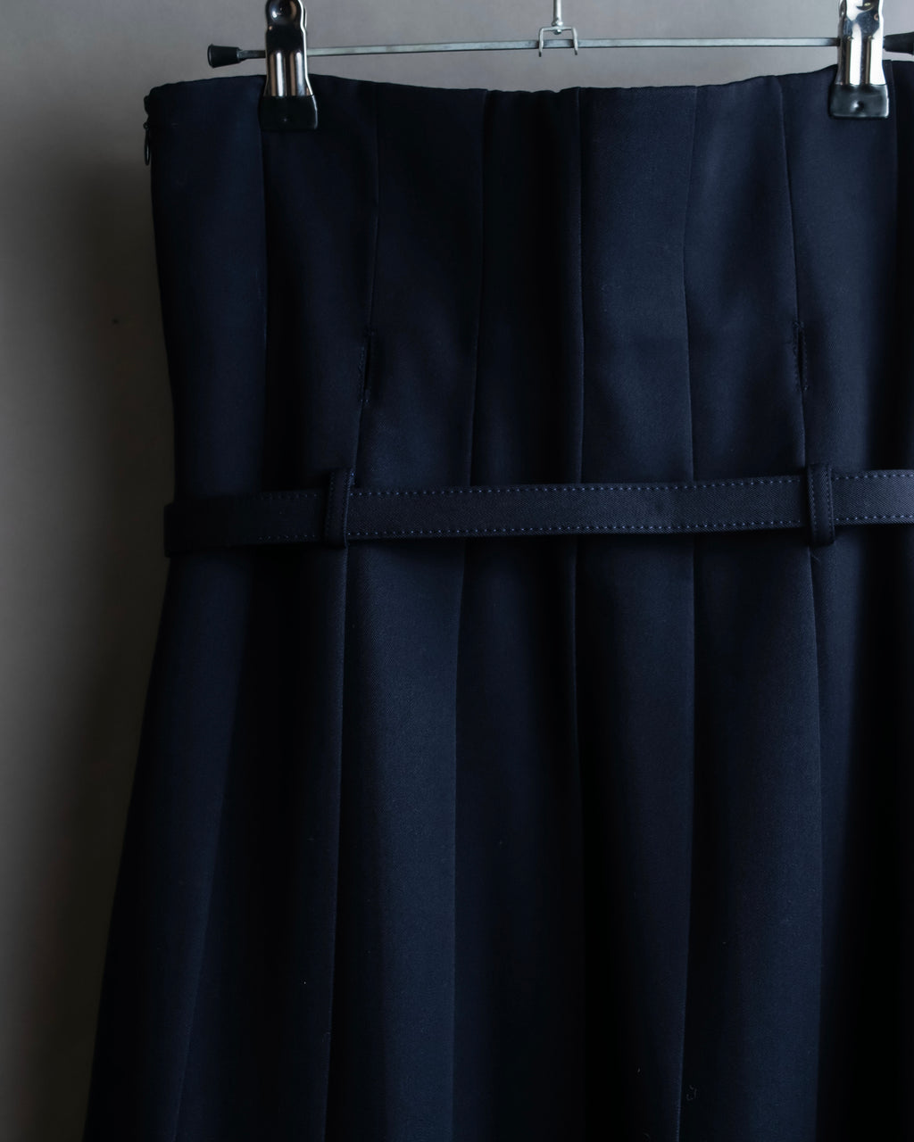 "COMME des GARCONS" Box pleated belted corset skirt