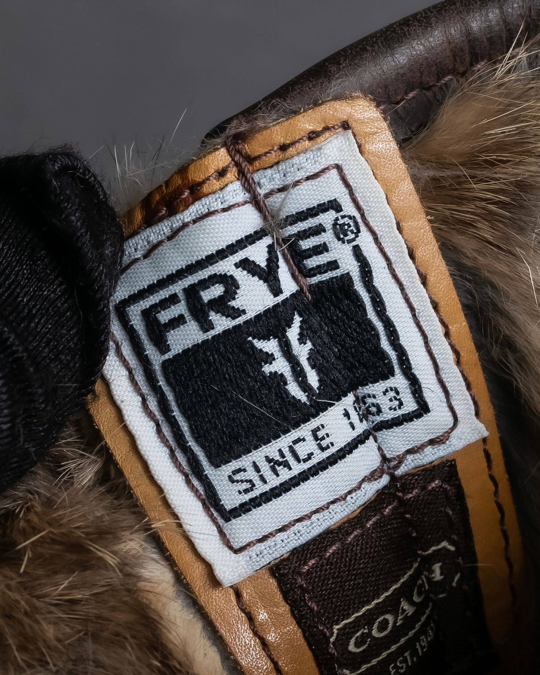 "COACH×FRYE" Brass buckle design shearling lined biker boots