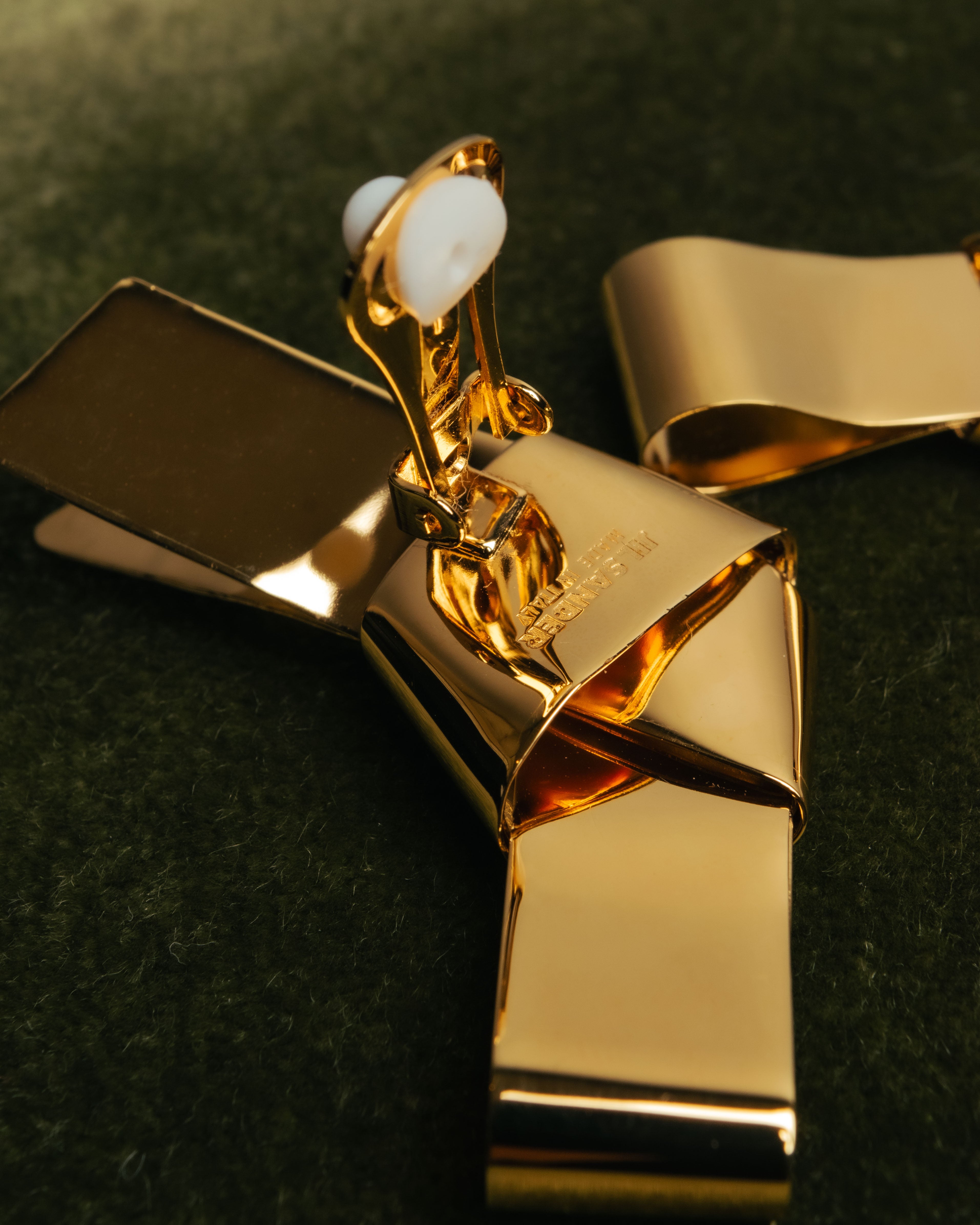 “JIL SANDER” 2021 sculptural ribbon metal clip earrings
