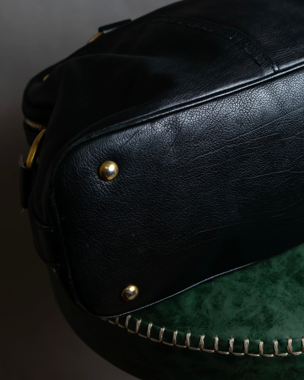 "YVES SAINT LAURENT" Gold parts design Muse toe leather bag