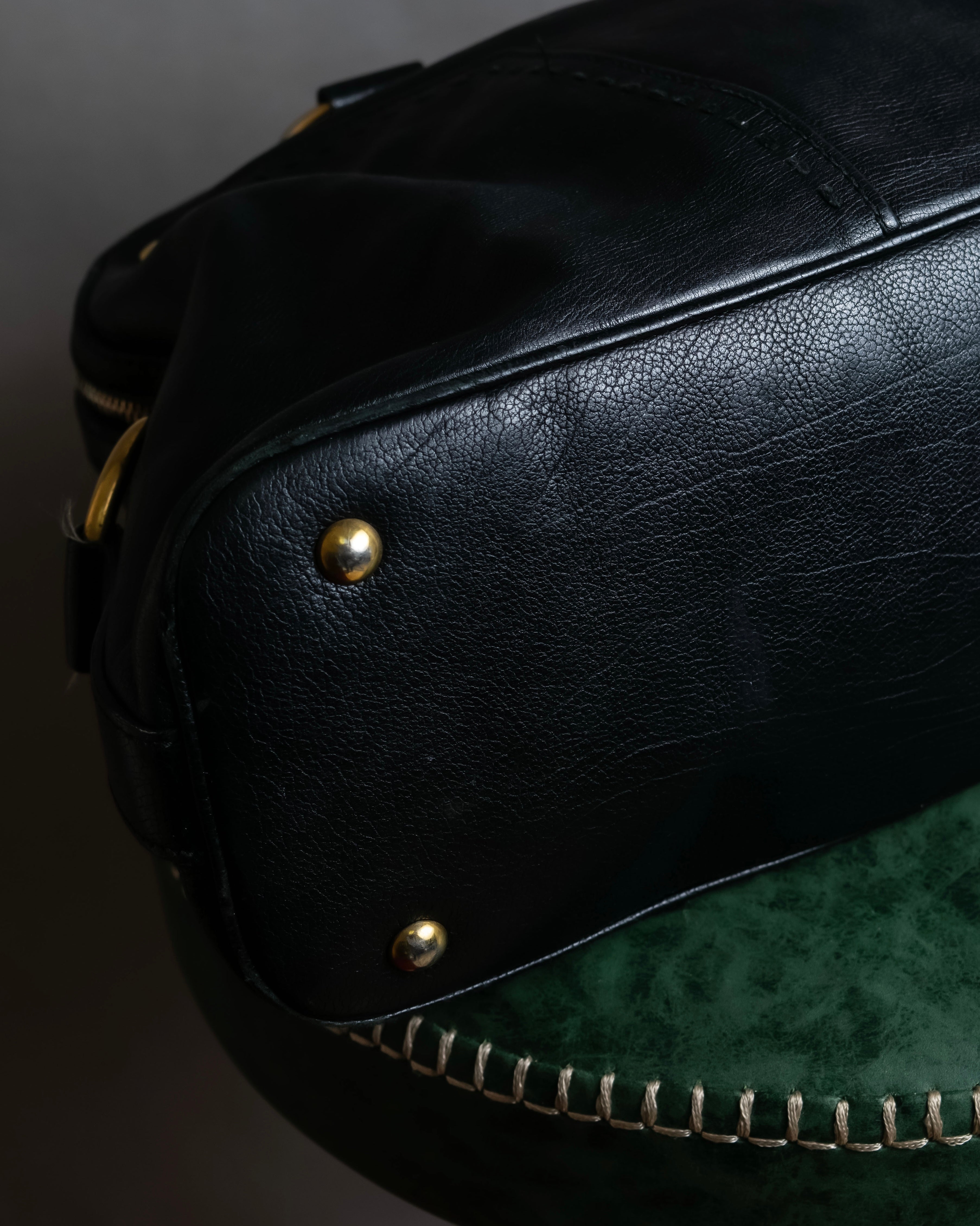 "YVES SAINT LAURENT" Gold parts design Muse toe leather bag