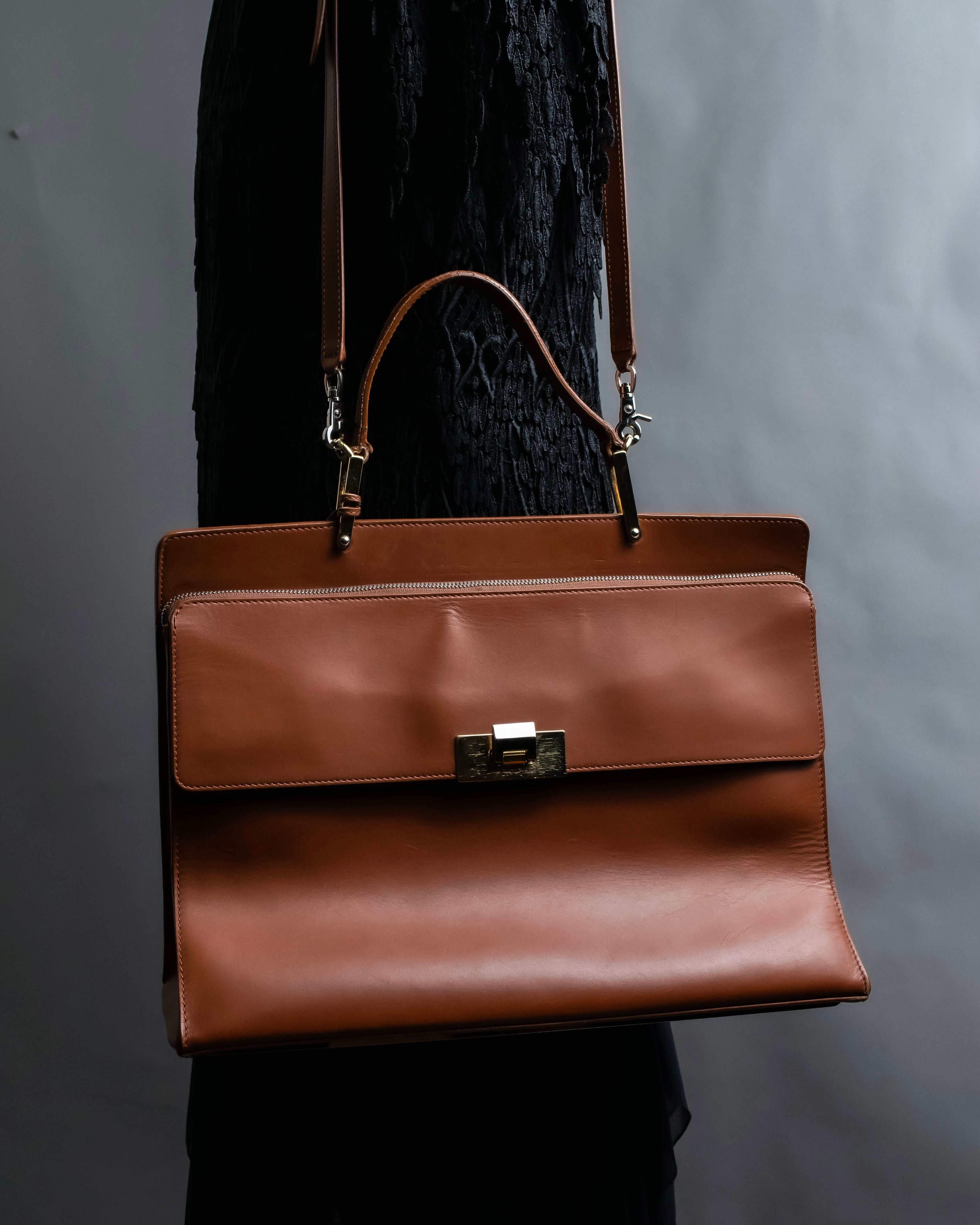 “BALENCIAGA” Le Dix 2 way hand bag