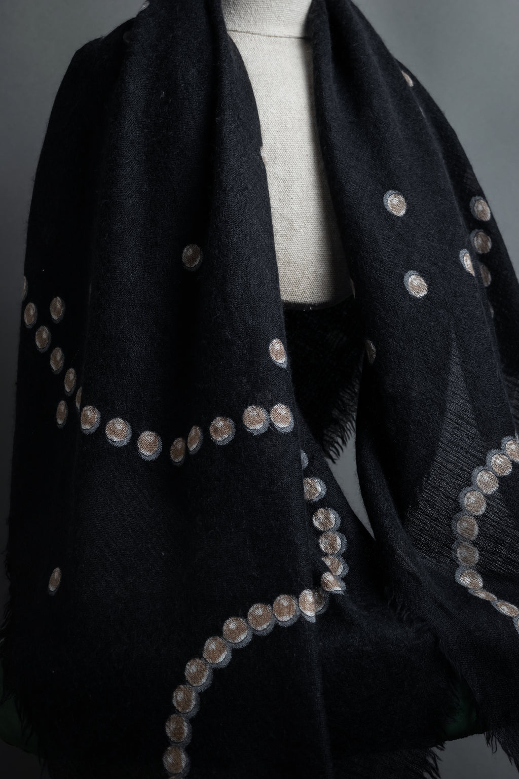 "CHANEL" Pearl fringe design gauze scarf