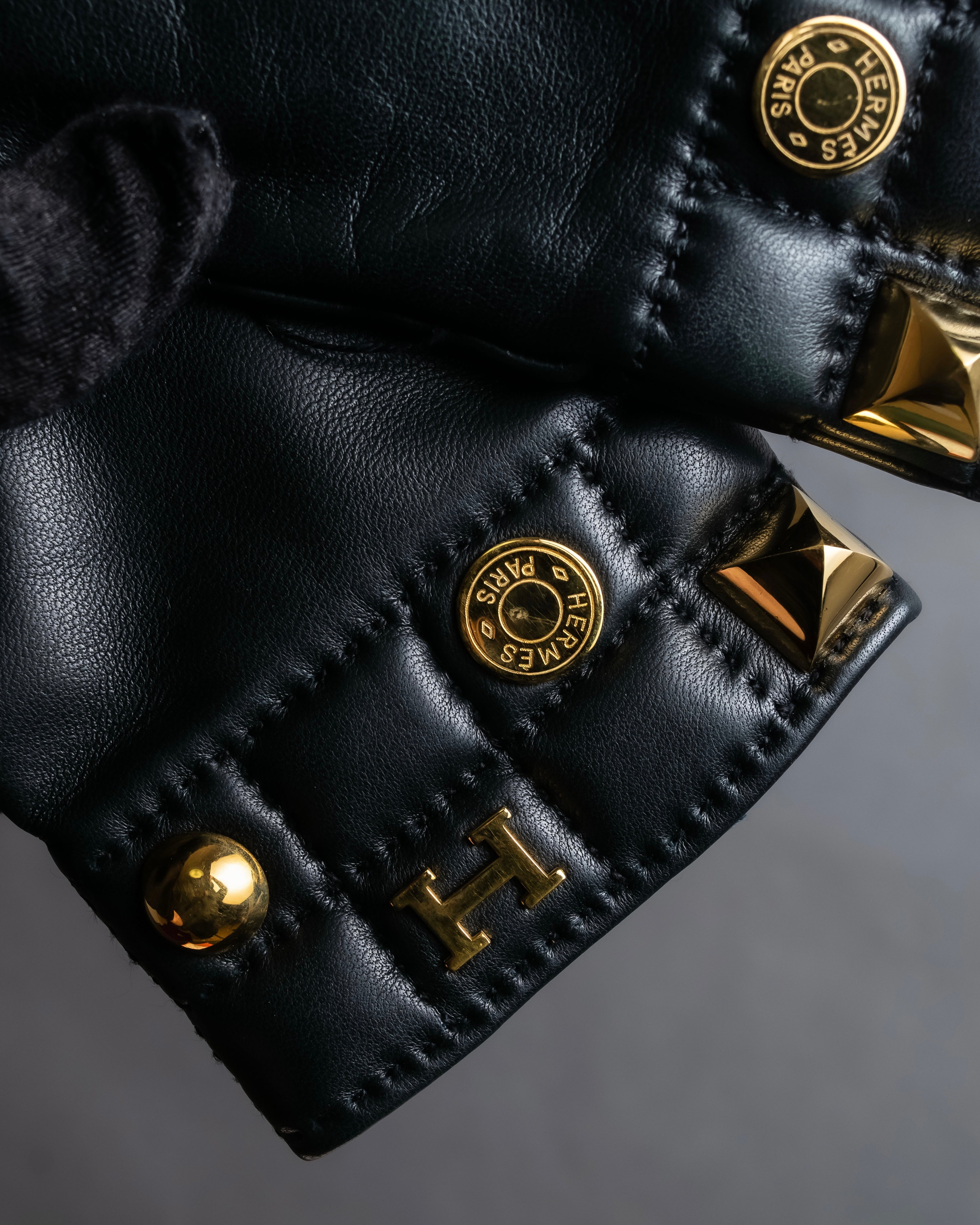 "HERMES" H logo＆gold stud design leather gloves