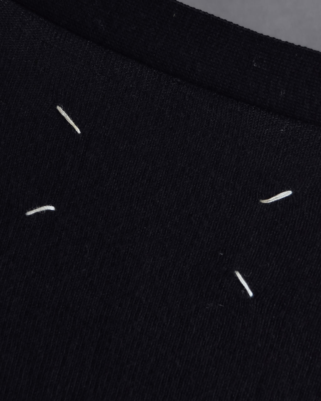 "MAISON MARGIELA" 18SS Elbow patched v-neck knit cardigan