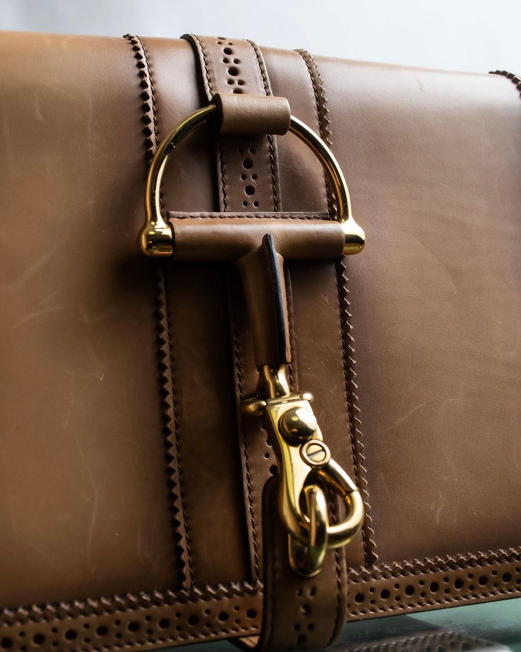 "GUCCI" Duilio brogue brown leather shoulder bag