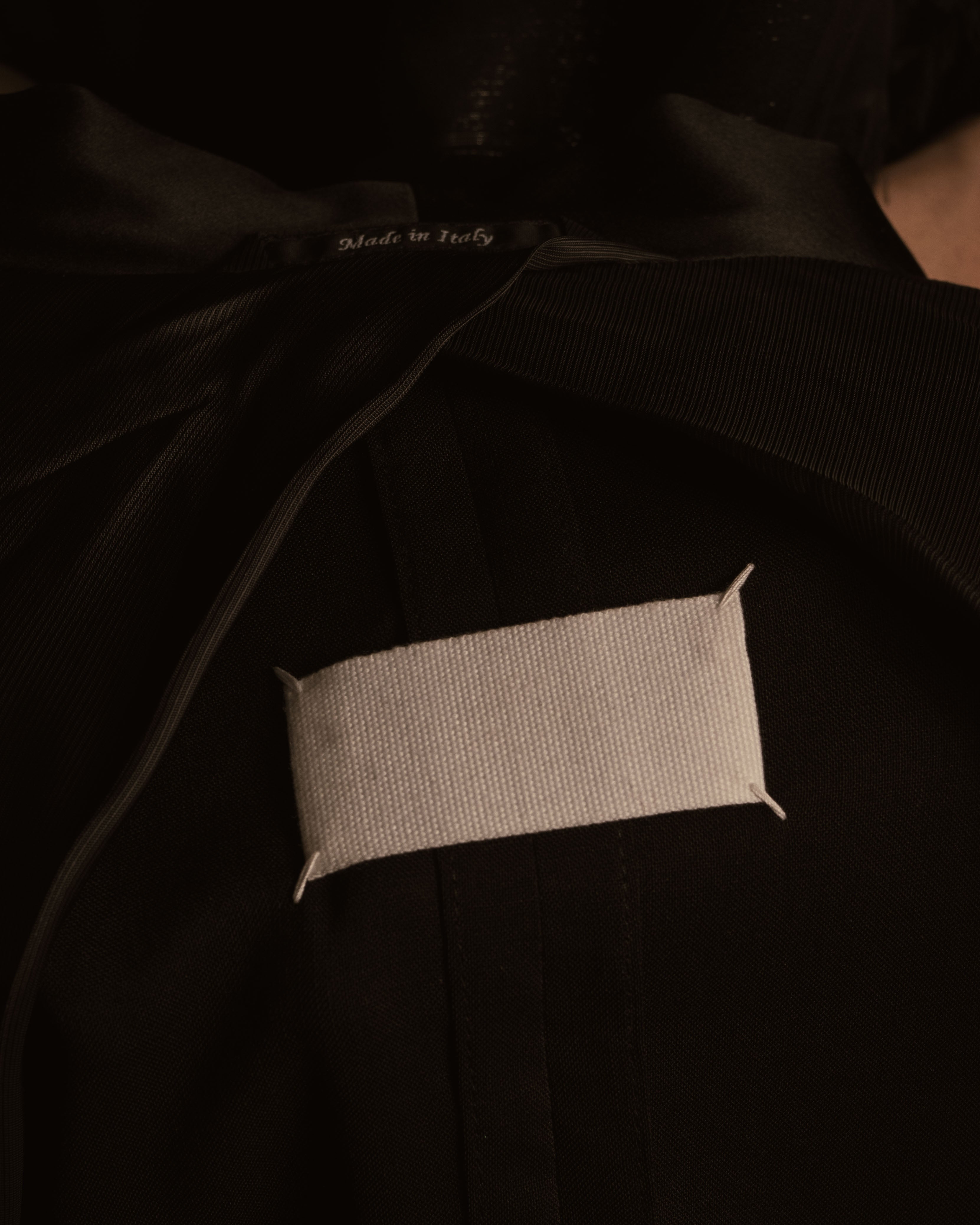 –SPECIAL– "Maison Martin Margiela"
2012SS sleeveless deconstructed tuxedo lapel jacket