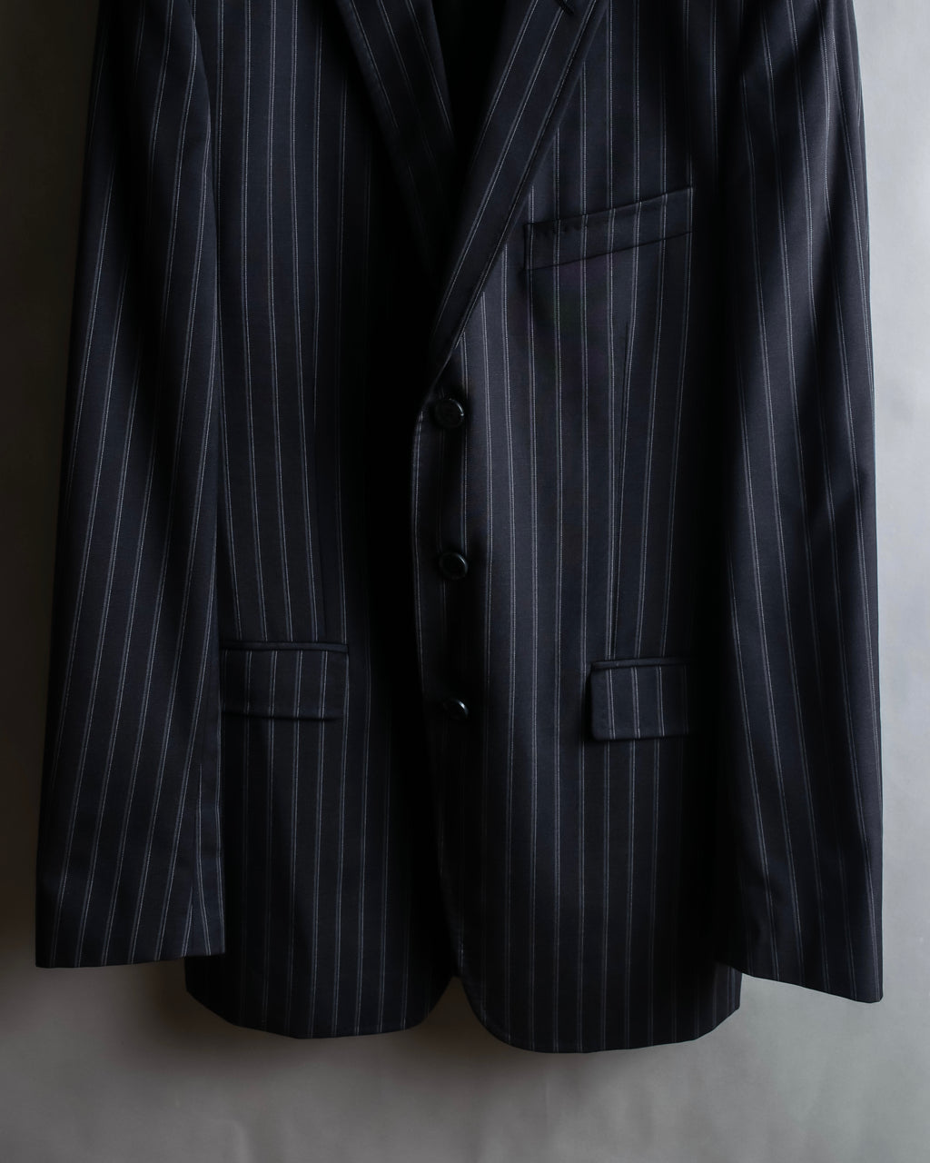 "Dolce & Gabbana" Pinstripe vertical lines emphasized tailored jacket