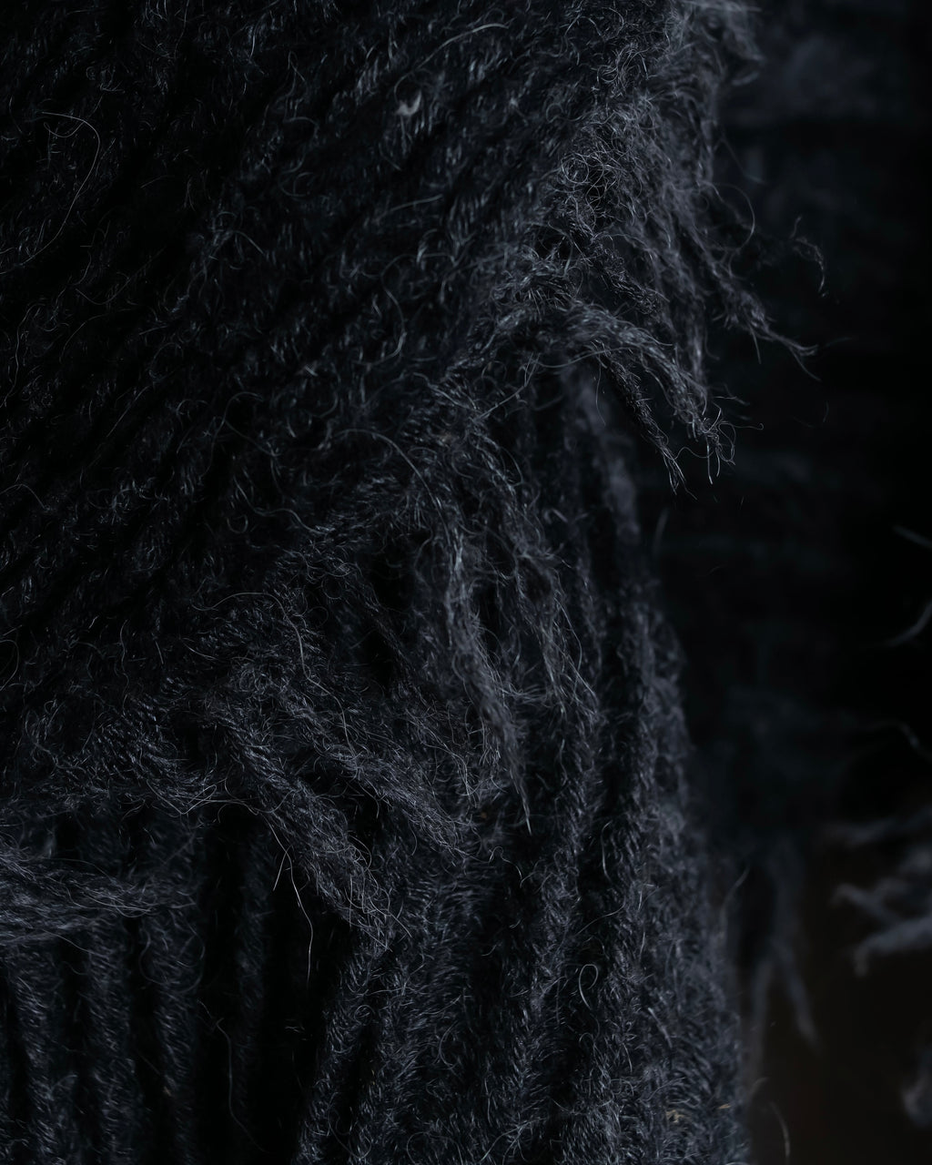 "GUCCI" Tom Ford period random pleats fringe stole