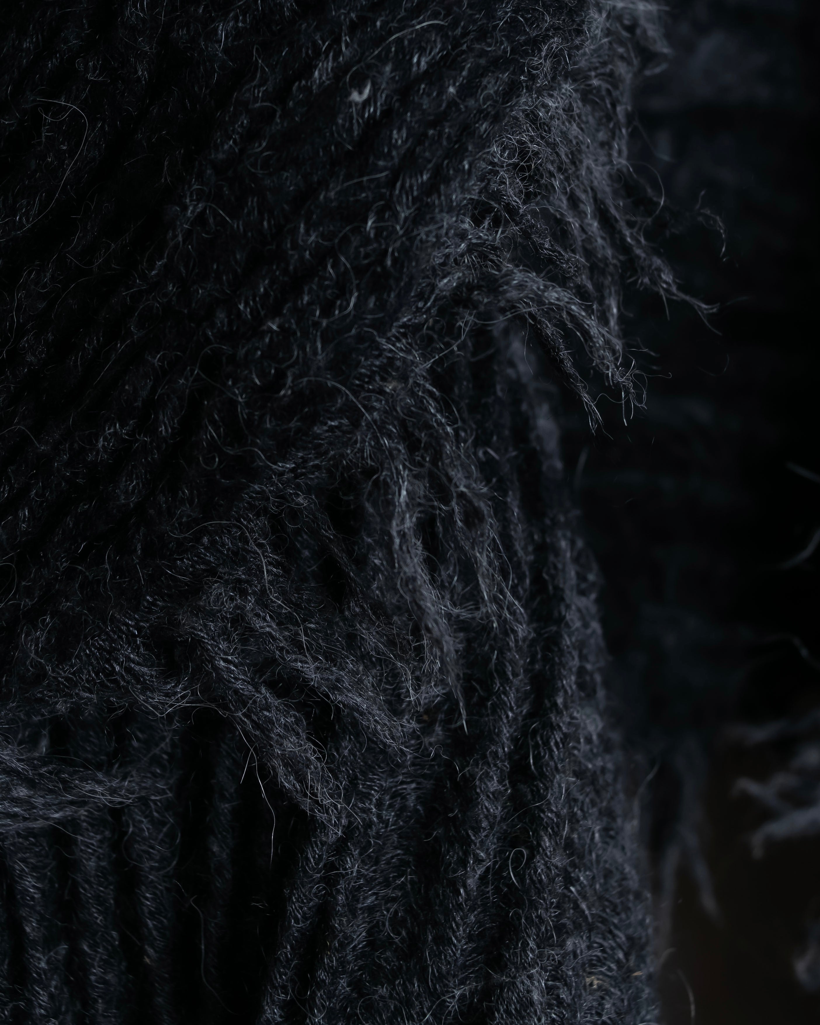 "GUCCI" Tom Ford period random pleats fringe stole