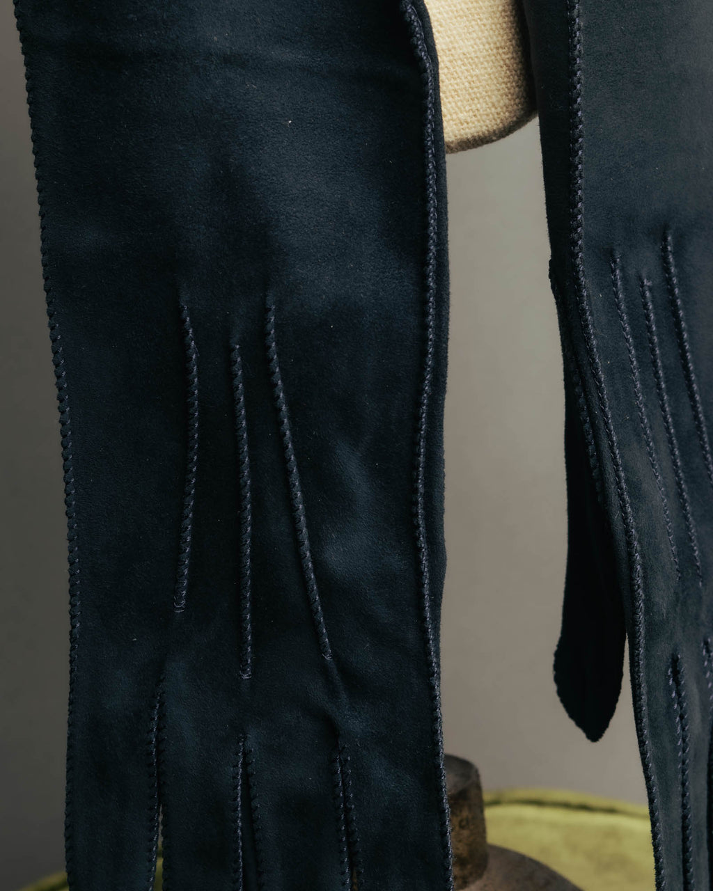"BOTTEGA VENETA" 00's-10's Elegant suede long gloves