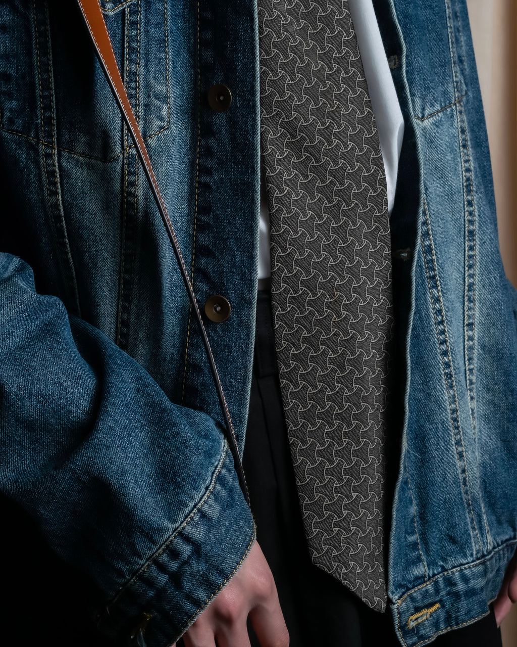 "GIORGIO ARMANI" Charcoal gray geometric pattern necktie