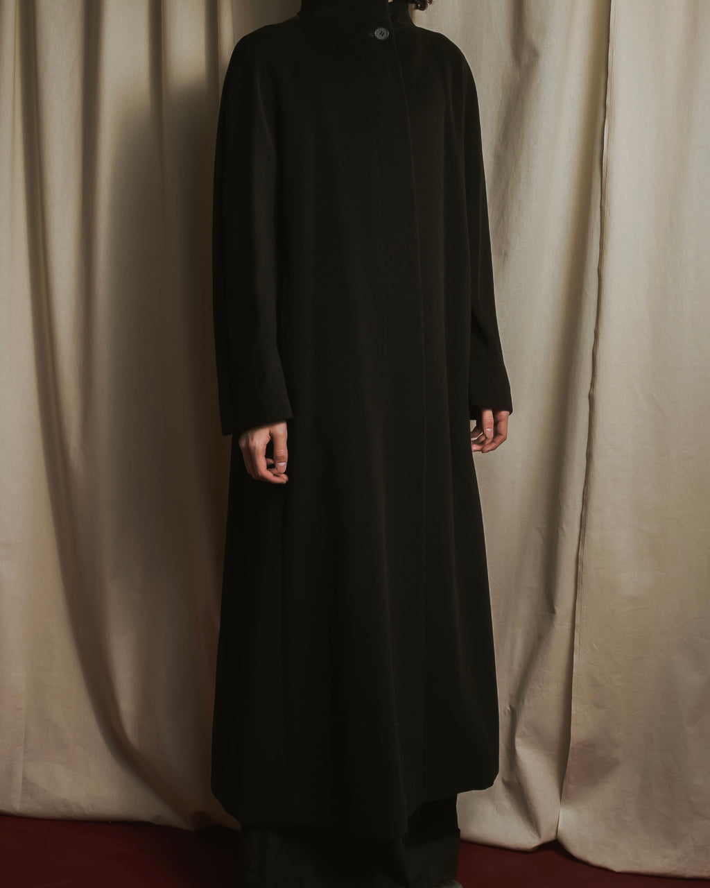 Abrigo con cuello alto y cinturón de los años 90-00 de Max Mara